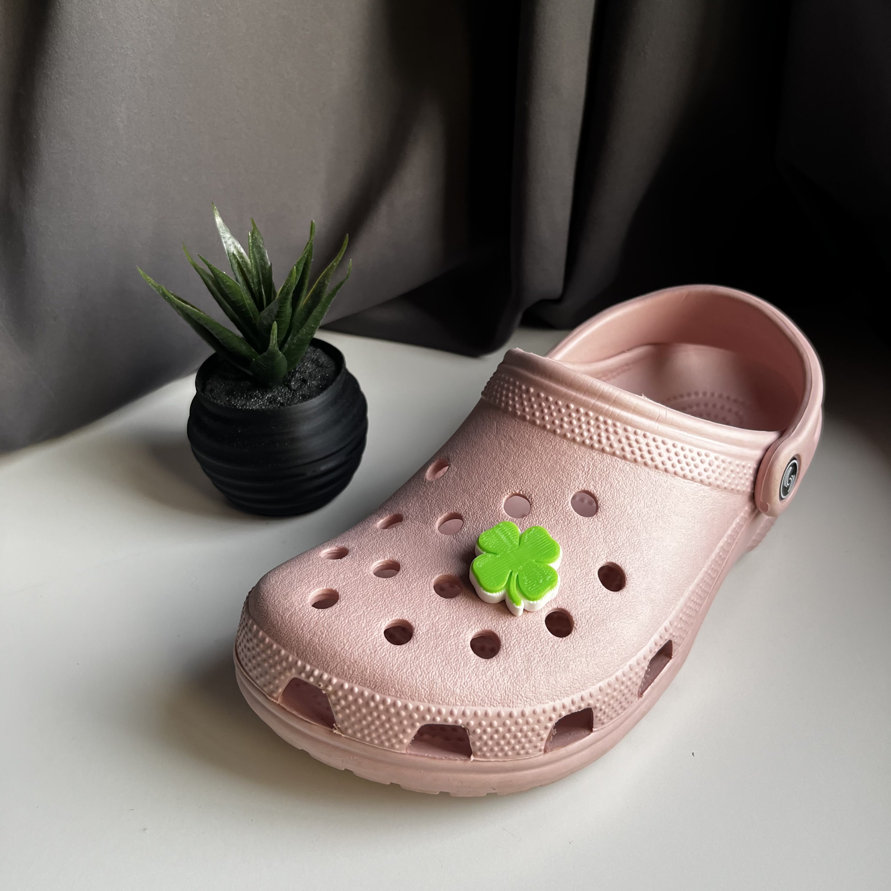 Croc clover charm