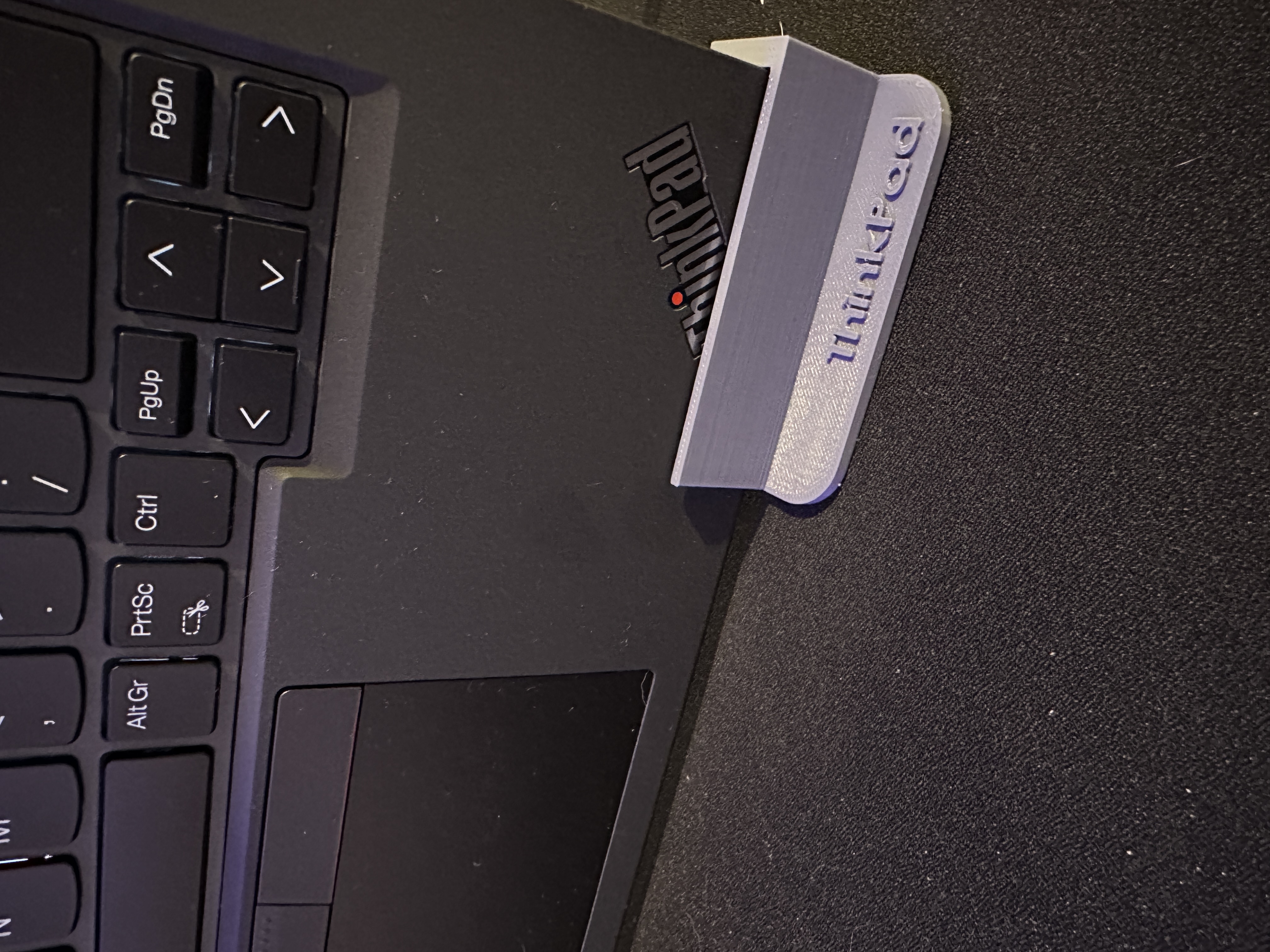 ThinkPad T14 gen 4 stand