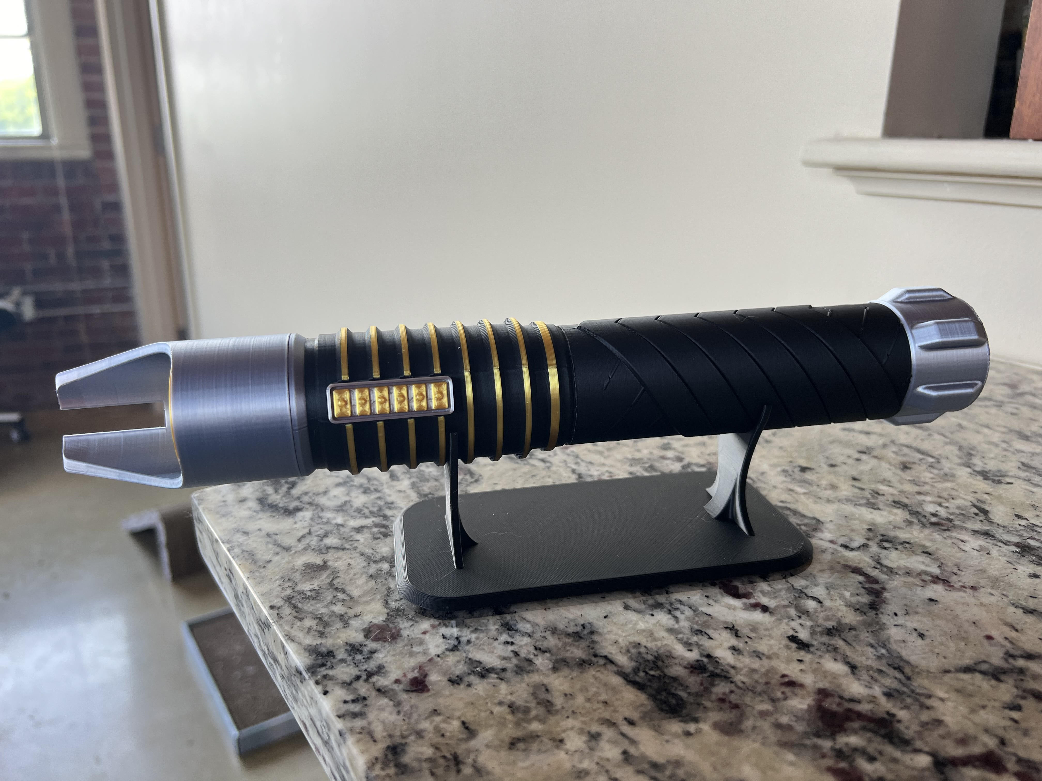 Lightsaber Stand (w/ optional TPU feet)