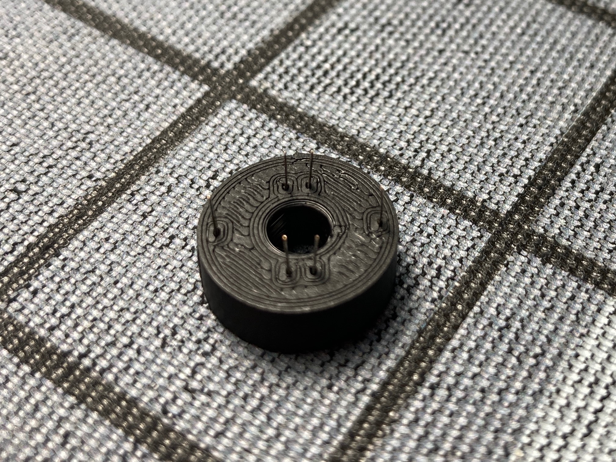 Miniatura 3 do modelo 3D Socket for Adafruit RGB pushbutton