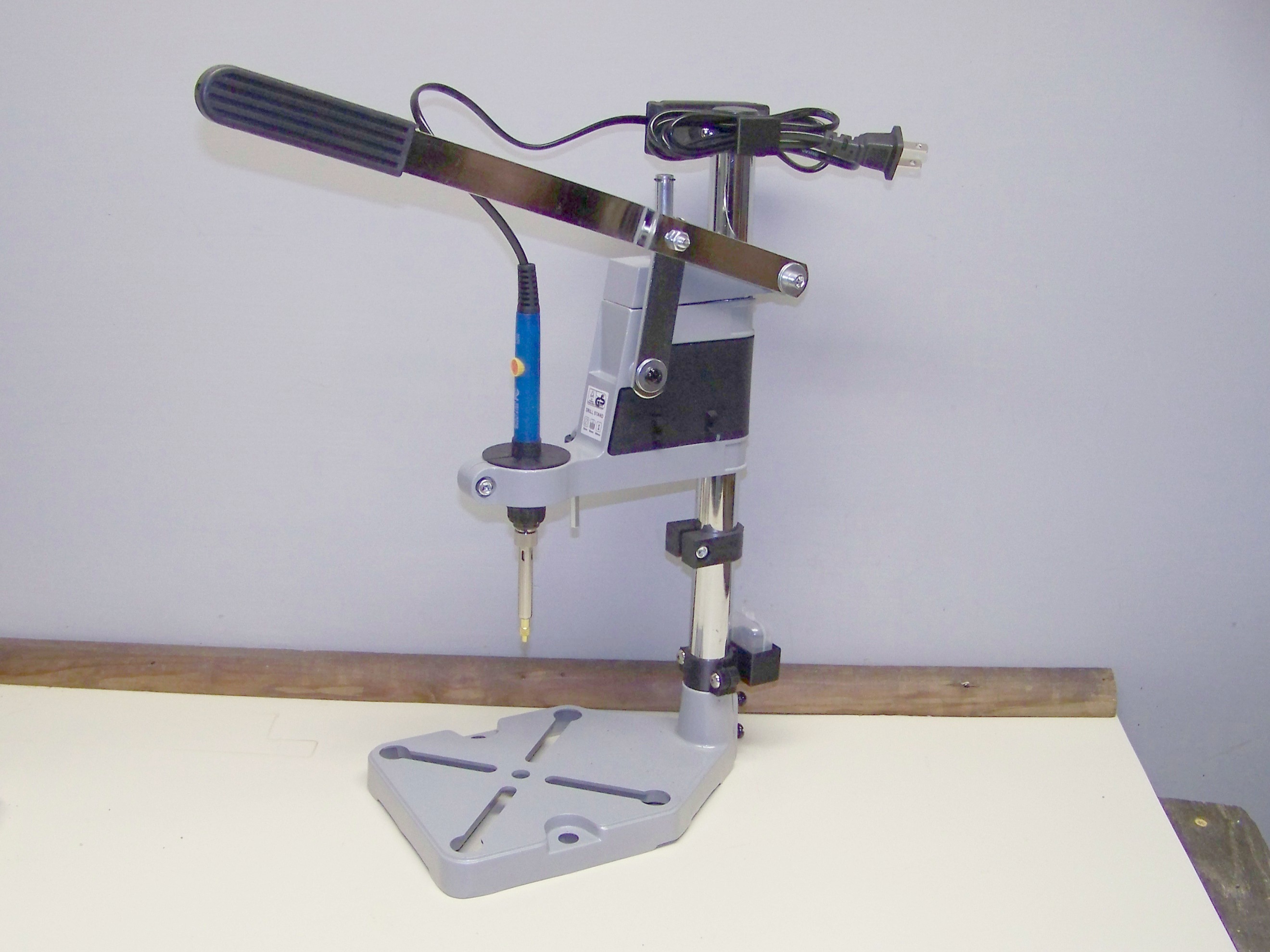 Miniatura 2 do modelo 3D Brass Thread Insert Press