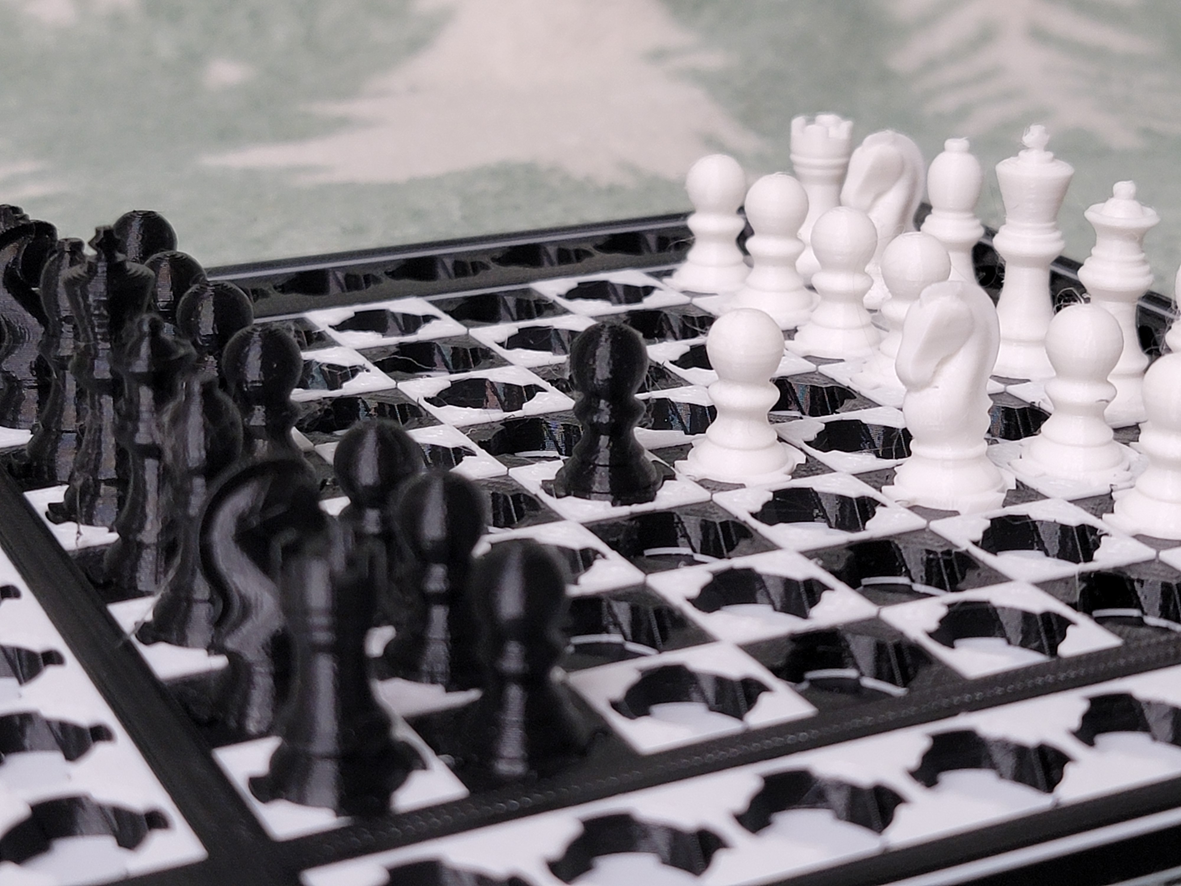 Traveling chess board