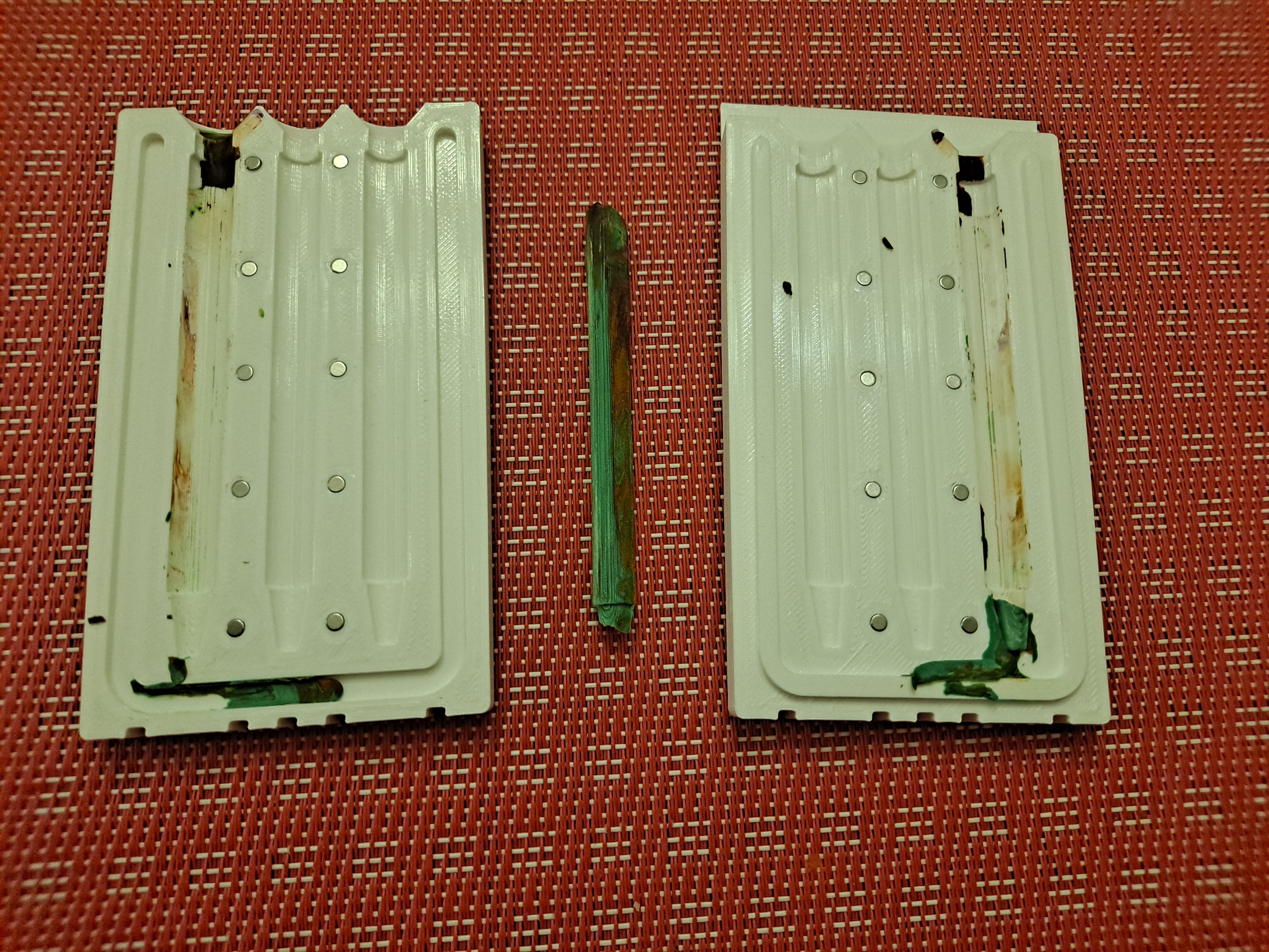 Crayola Crayon Mold with Magnets