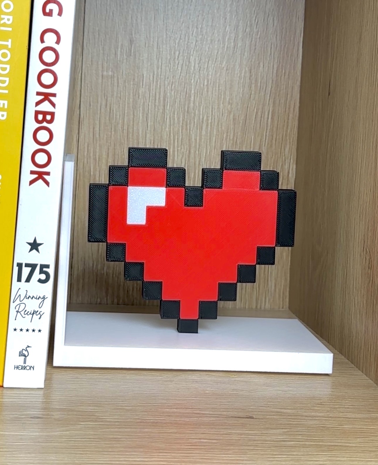 Pixel heart bookend — miniatura 2