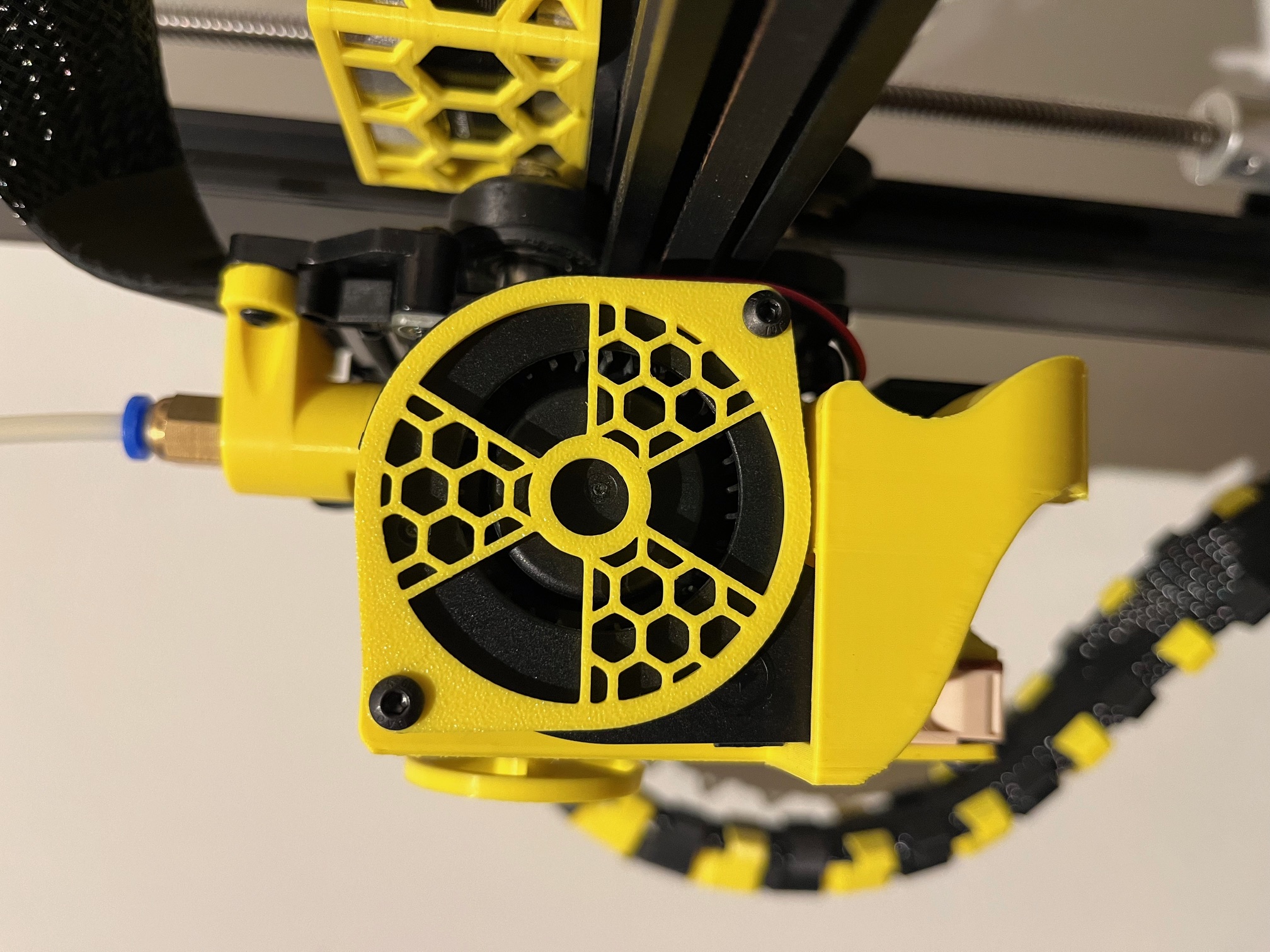 5015 fan cover Radioactive/honeycomb