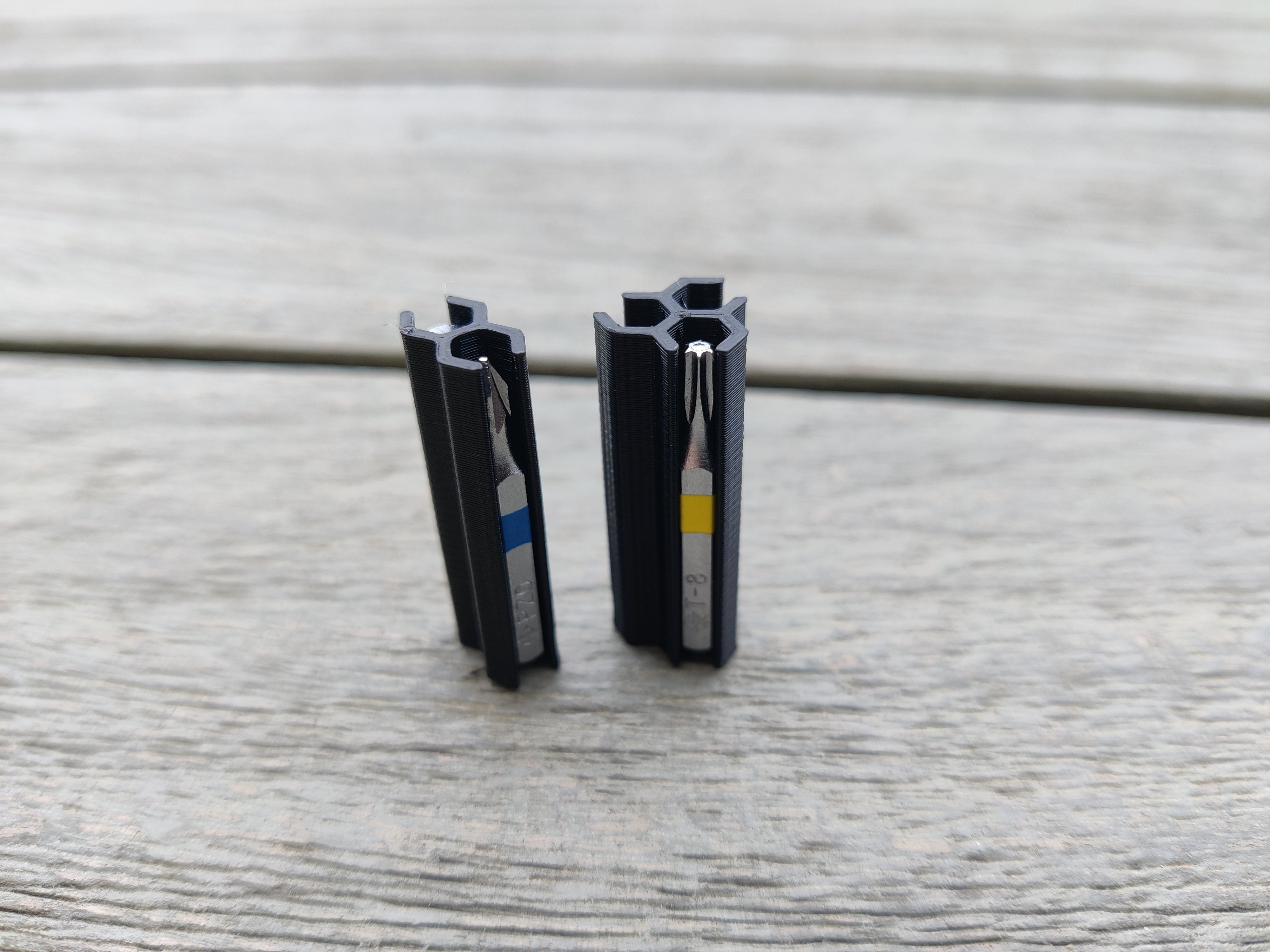 Miniatura 4 do modelo 3D EDC 4mm Bit Holder