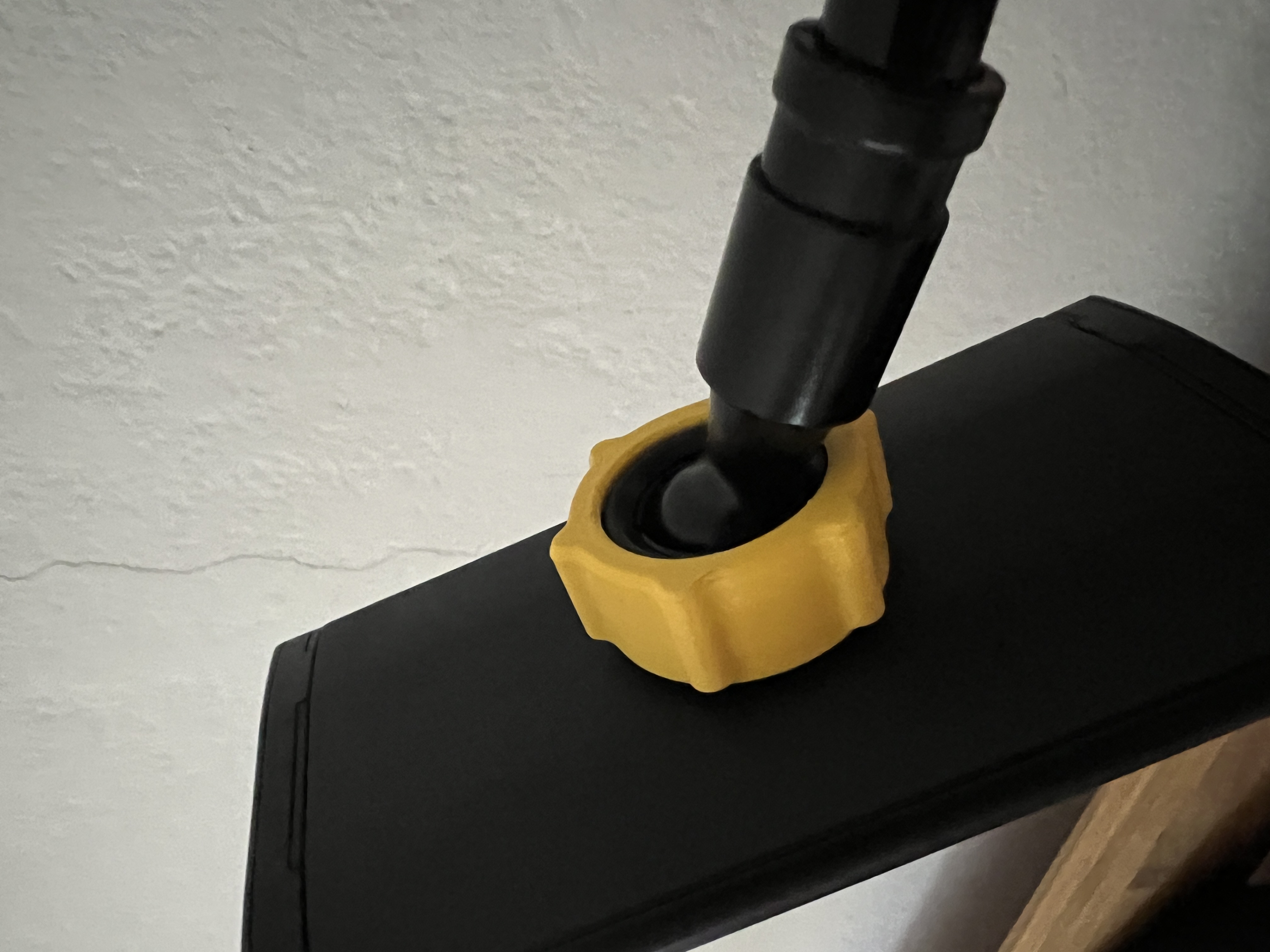 Tryone Schwanenhals Tablet Arm Halterung "Pad" (replacement) // Screw // *.f3d-file