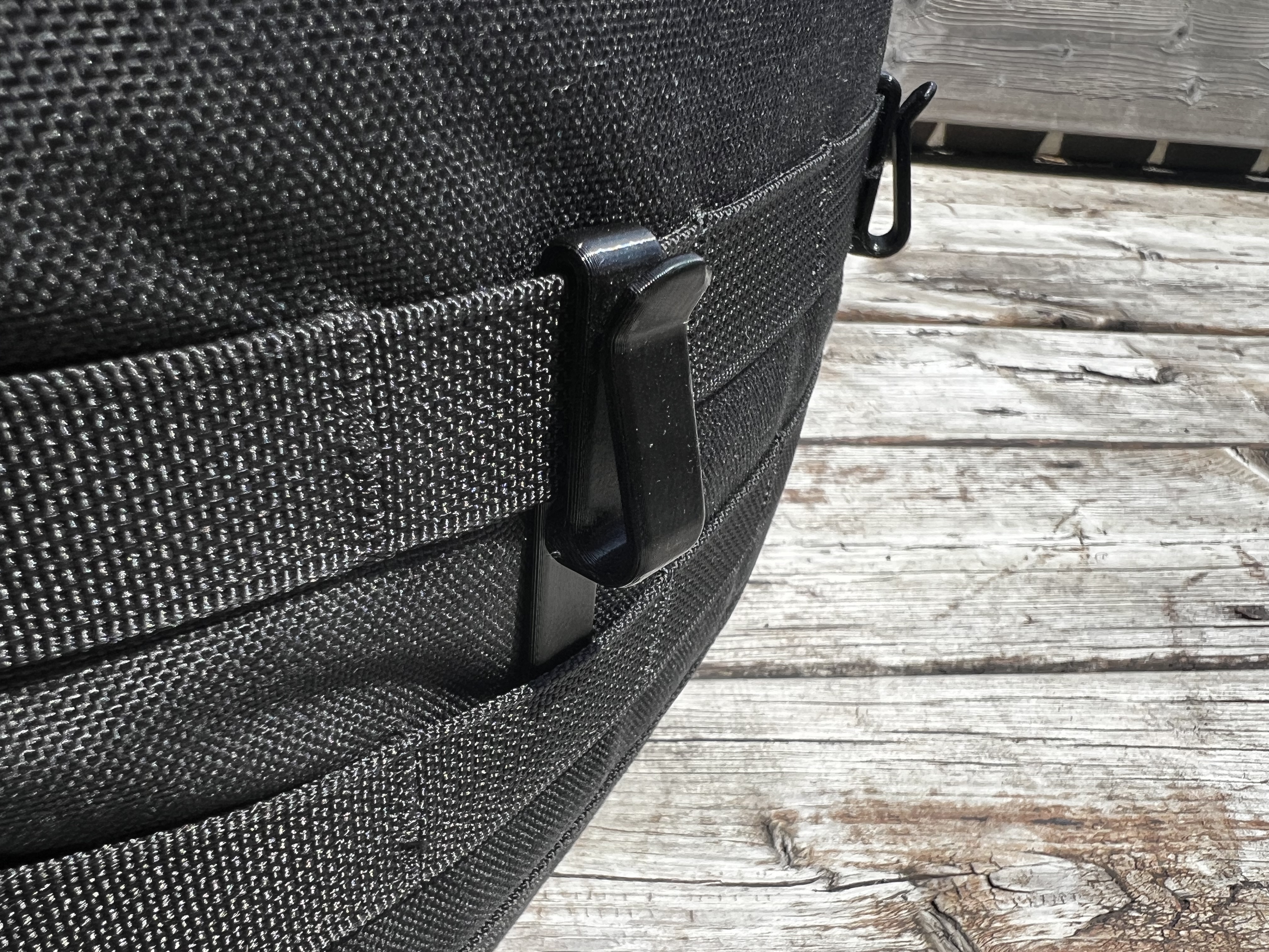 Miniatura 2 do modelo 3D MOLLE Webbing Hook