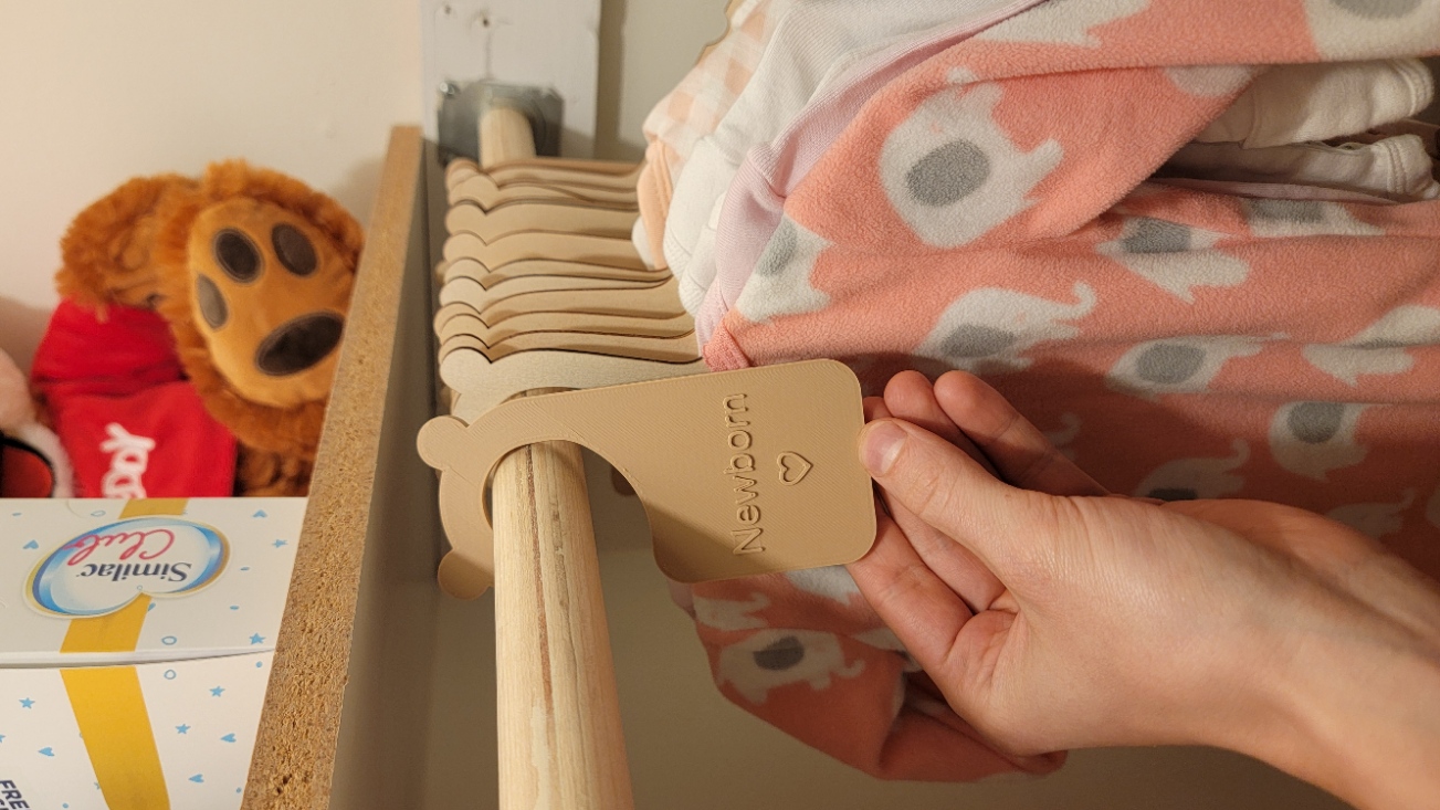 Bear shaped baby clothes hanger seperators