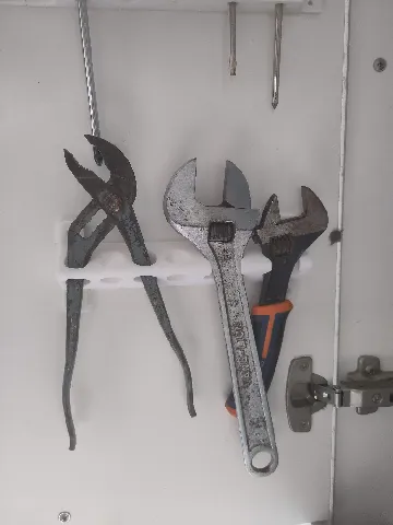 Wall mount / tool holder (wrench, pliers)  [Onshape]