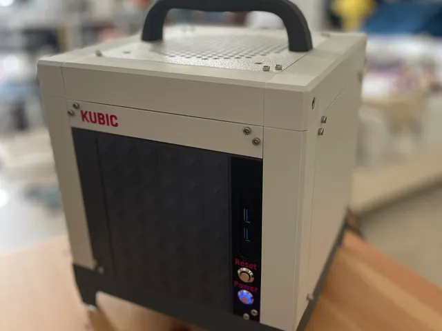 Kubic - An ITX PC Case that looks like a cube