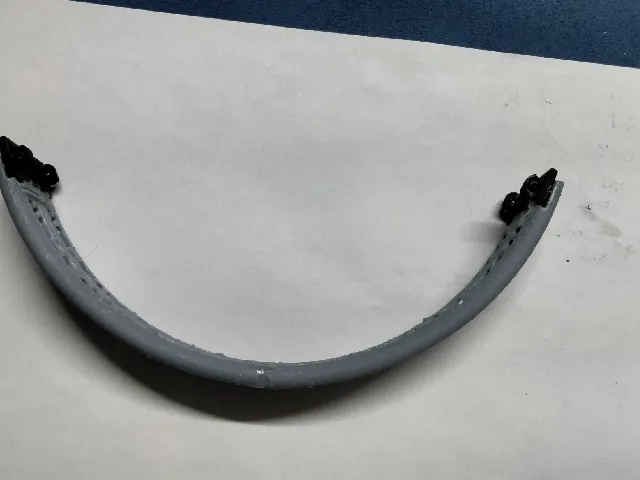 Headphone bridge with lattic