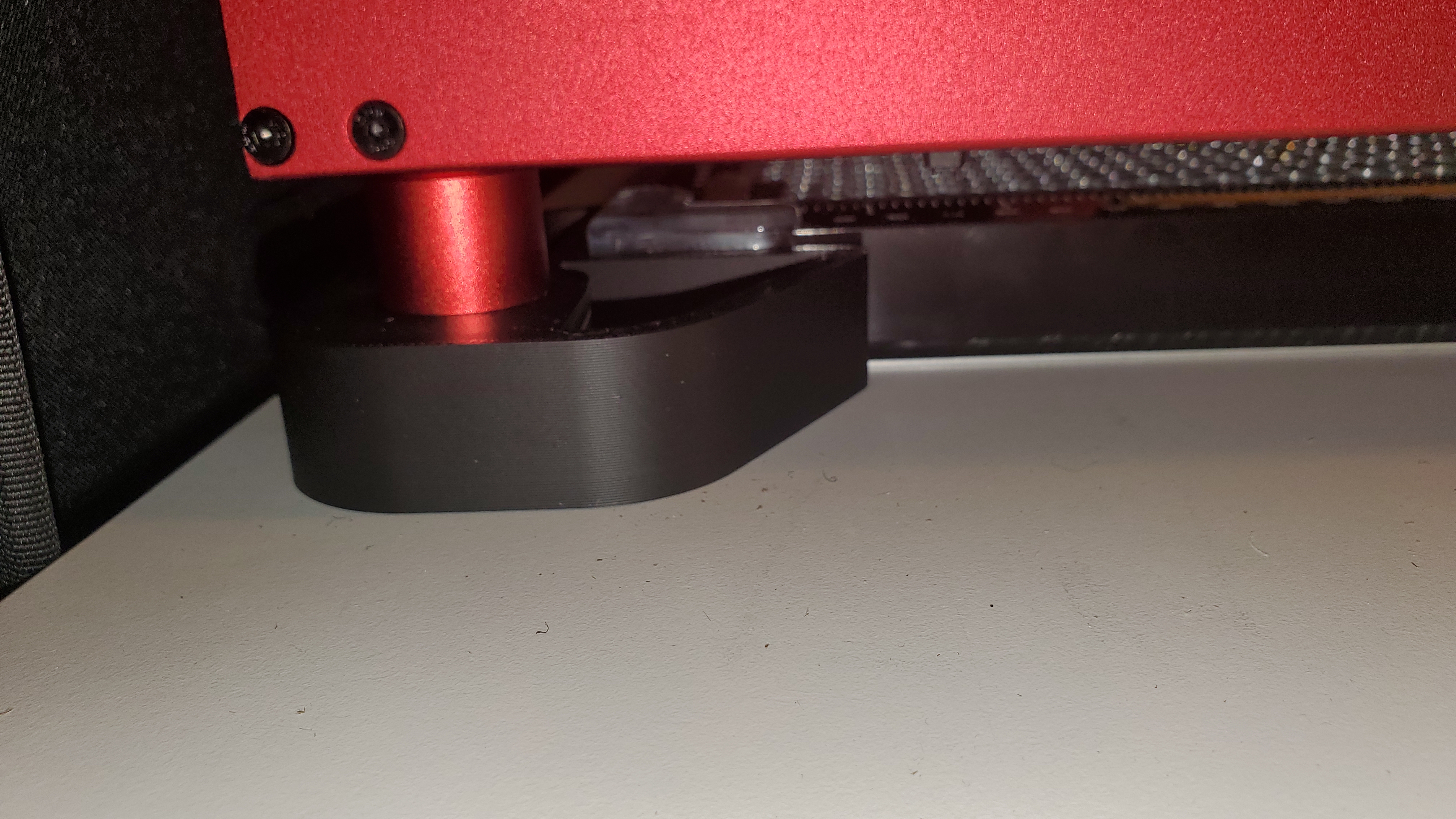 XTool D1 Pro honeycomb holder that fits within enclosure plus 1 in leg extensions
