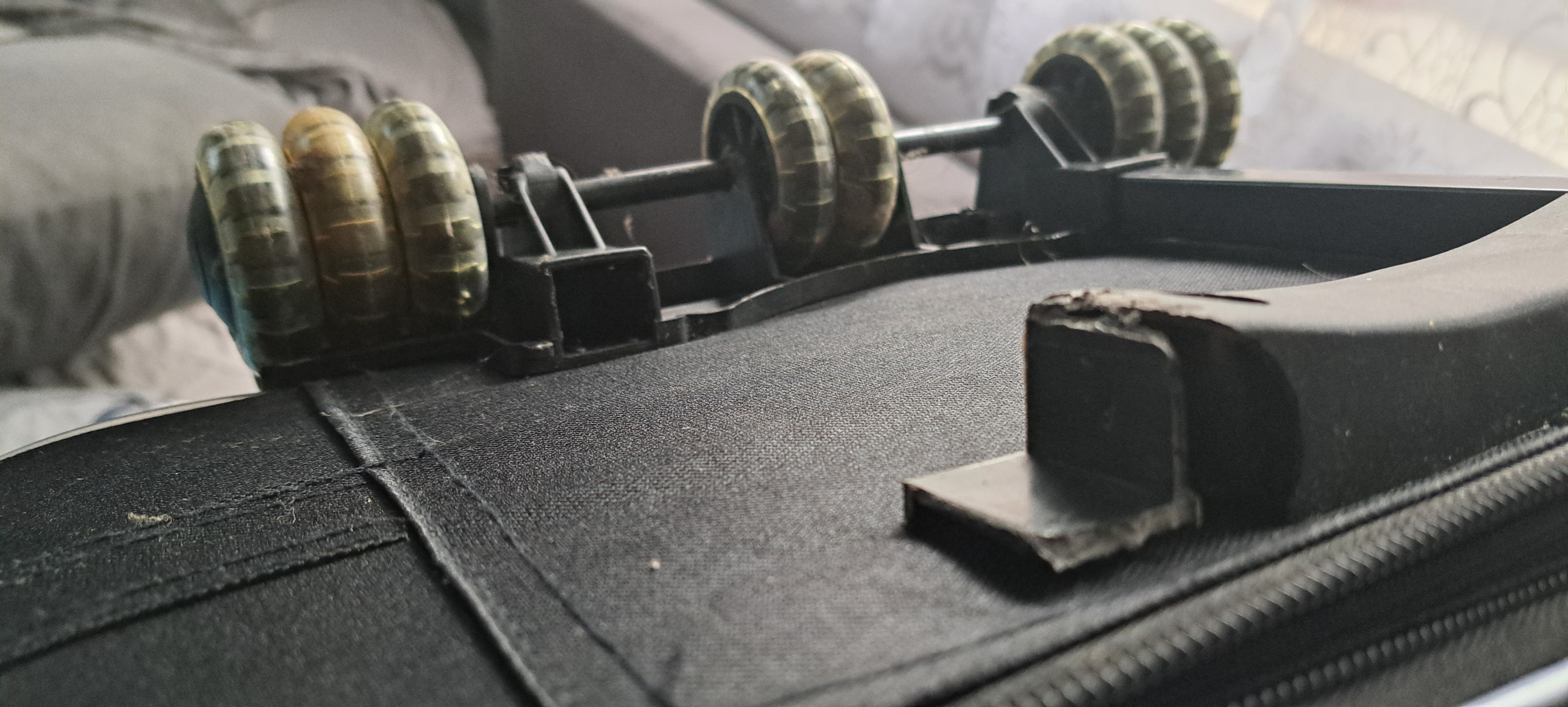Suitcase leg — miniatura 5