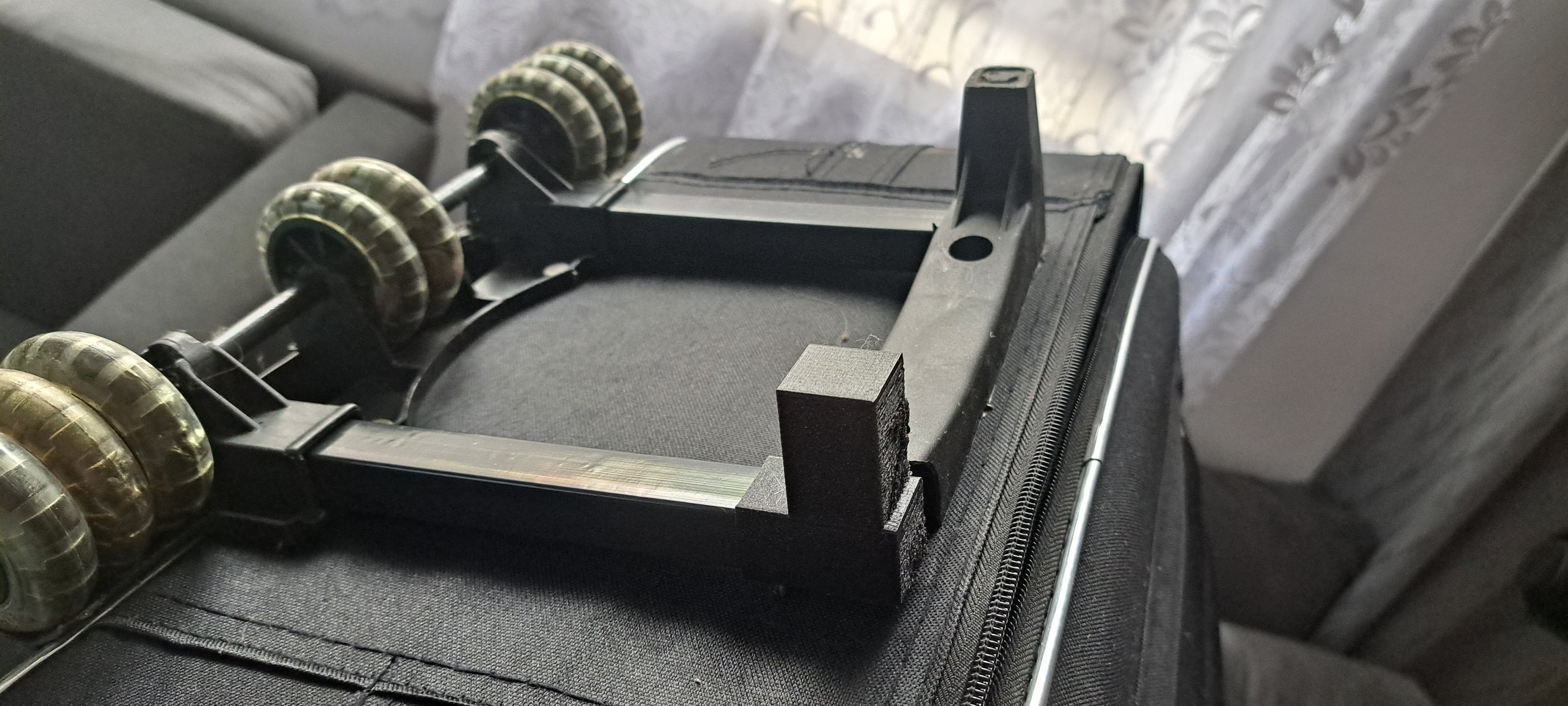 Suitcase leg — miniatura 8
