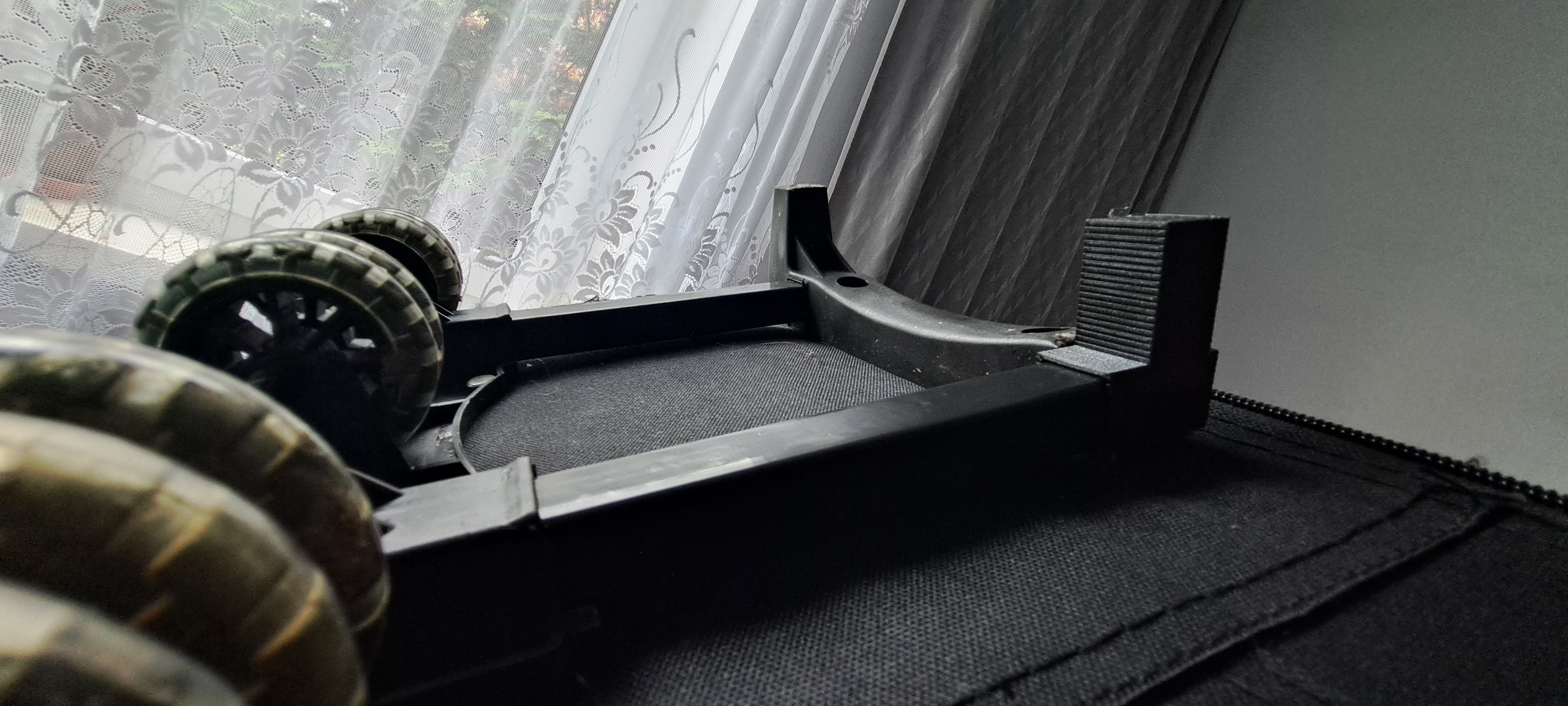 Suitcase leg — miniatura 10