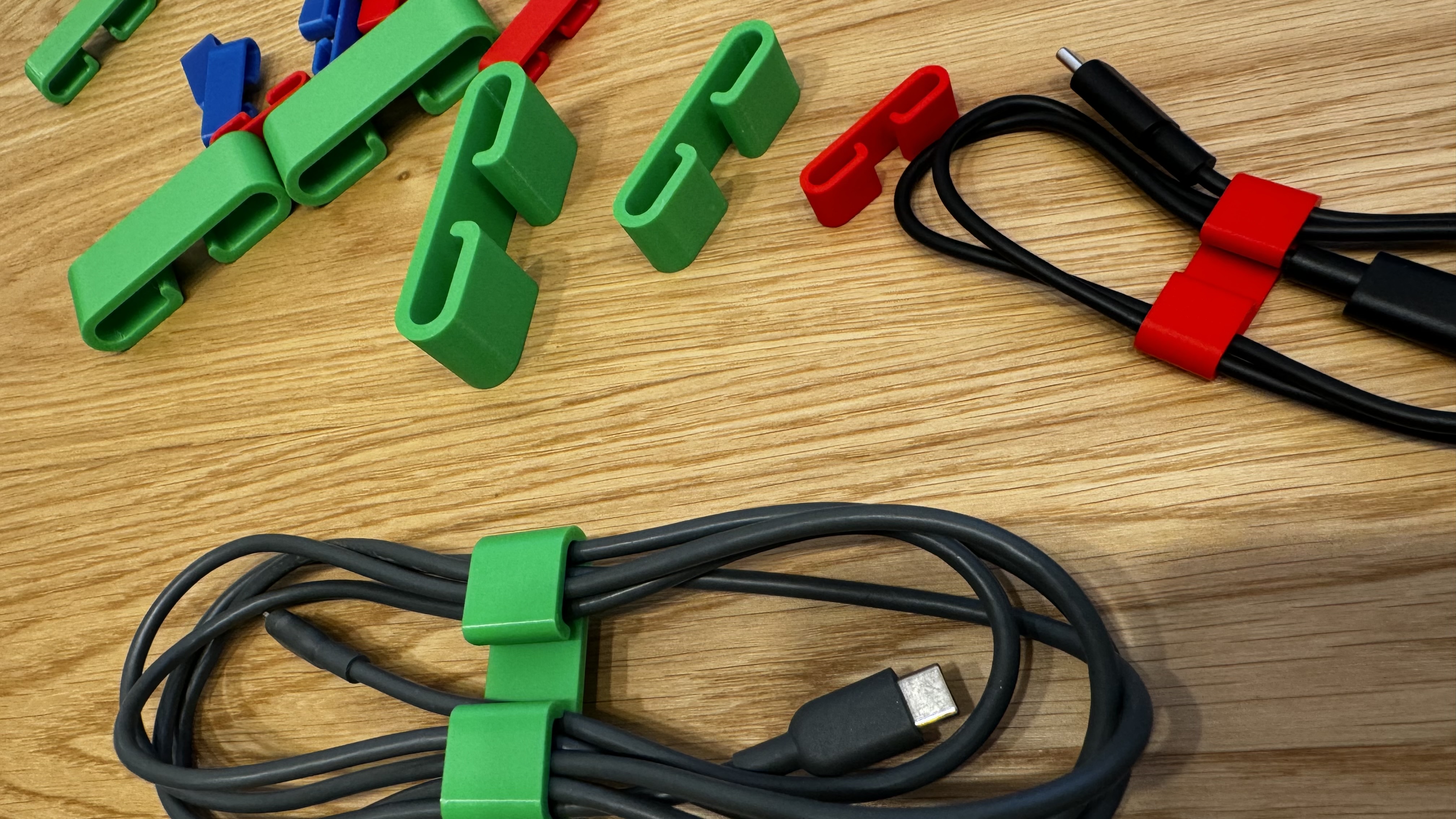 Cable Organizer / Kabelmanager