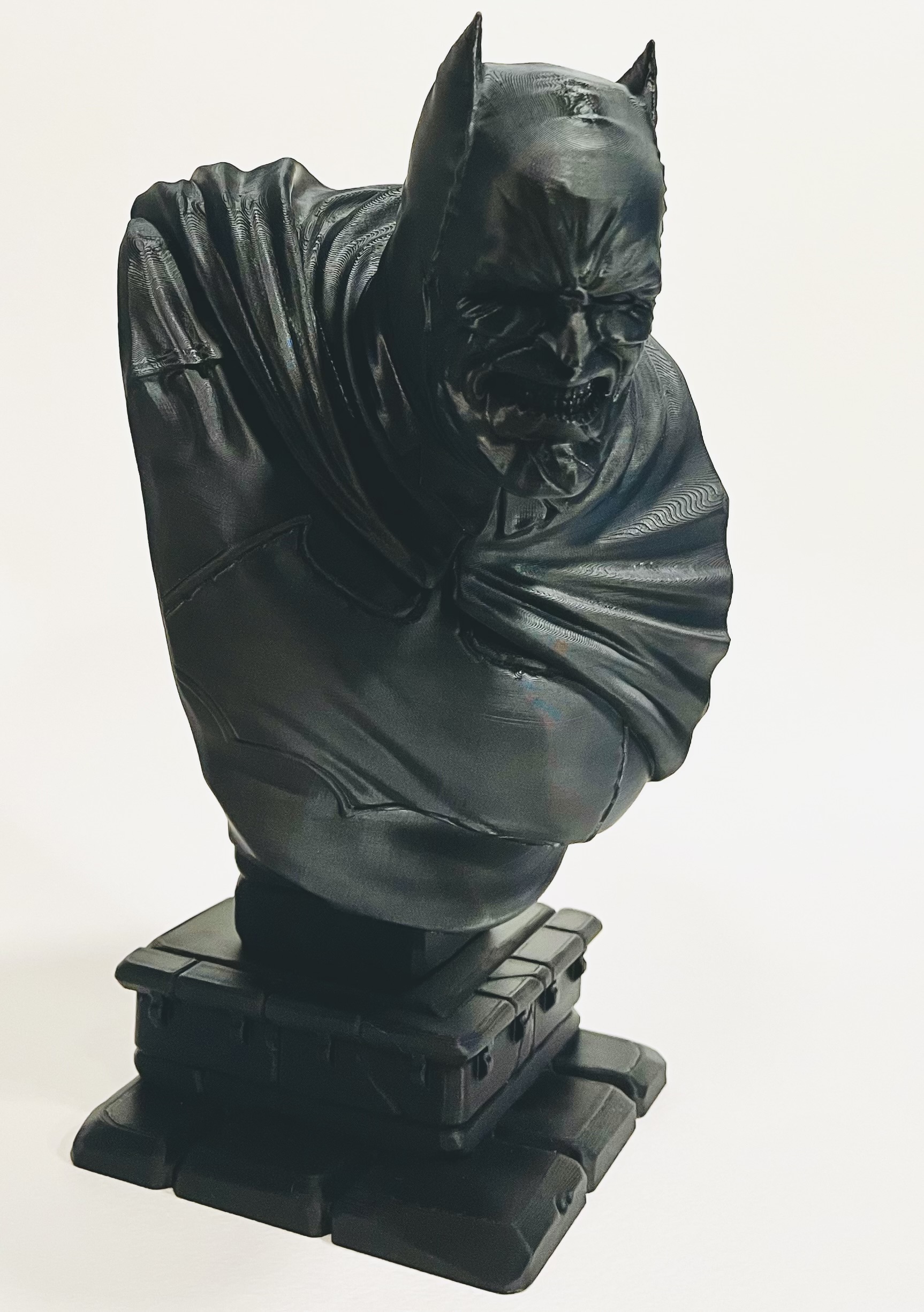 Batman Bust pre supported*