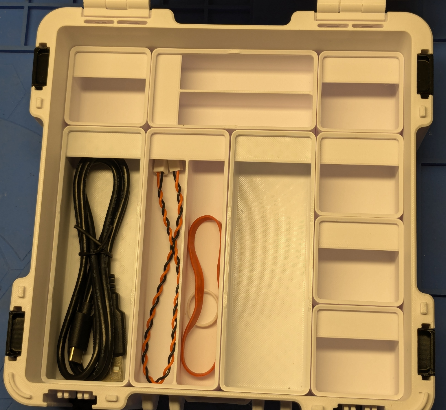 Gridfinity storage box for Glasgow Interface Explorer — miniatura 2