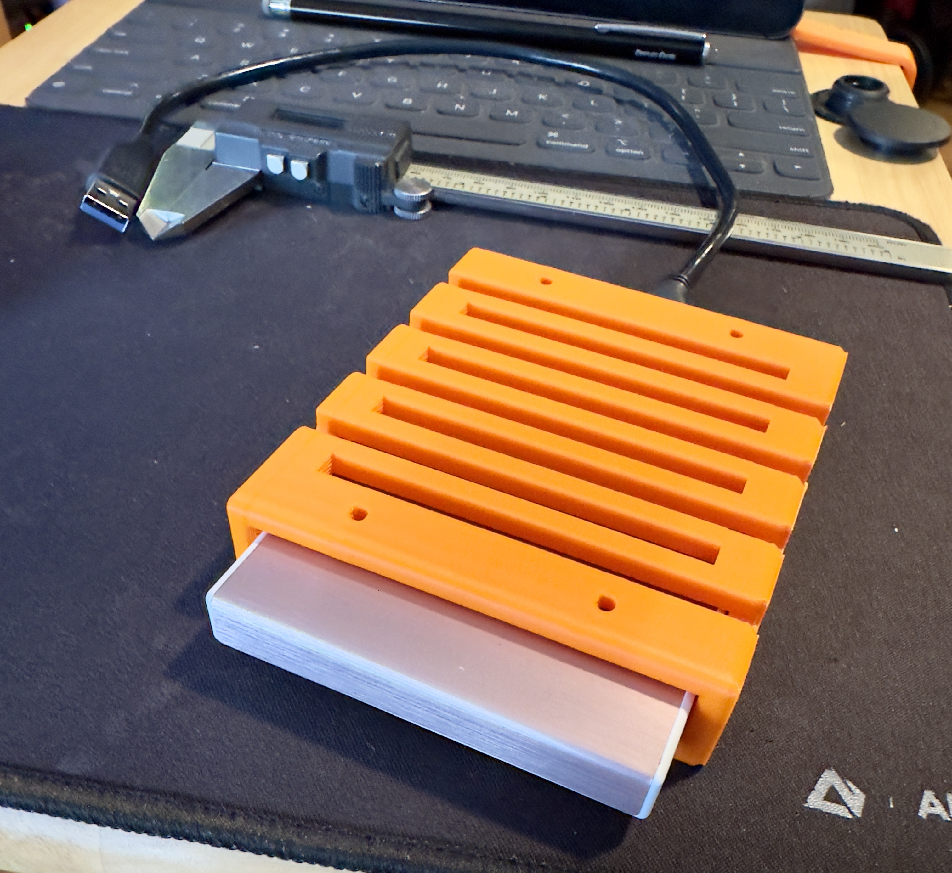 Seagate Slim External HDD Under Desk Mount