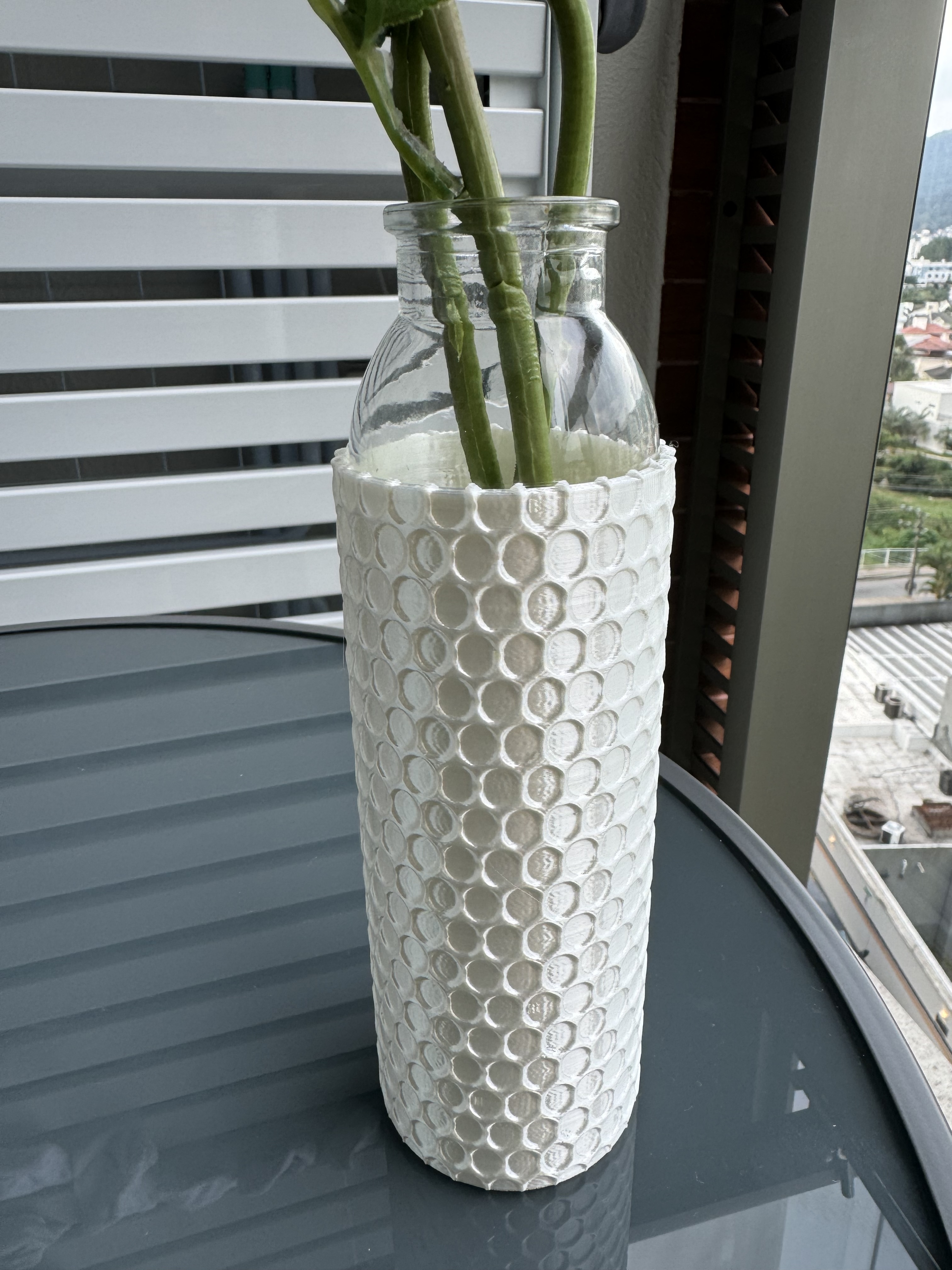 Circle textured vase