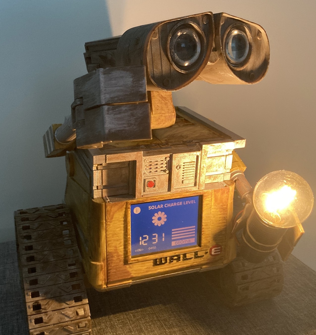 Wall-E robot alarm clock (Remix)