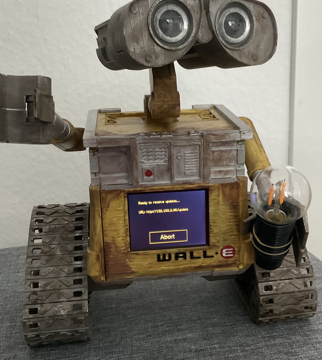 Miniatura 6 do modelo 3D Wall-E robot alarm clock (Remix)