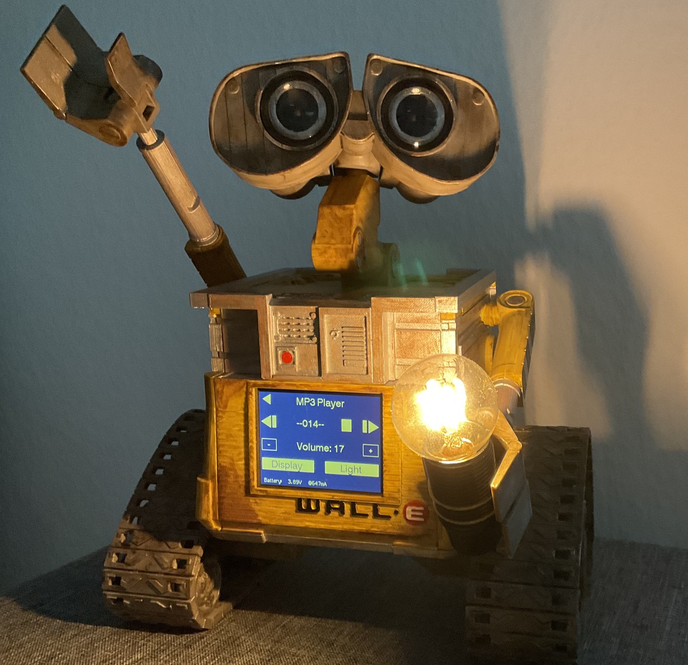 Miniatura 2 do modelo 3D Wall-E robot alarm clock (Remix)