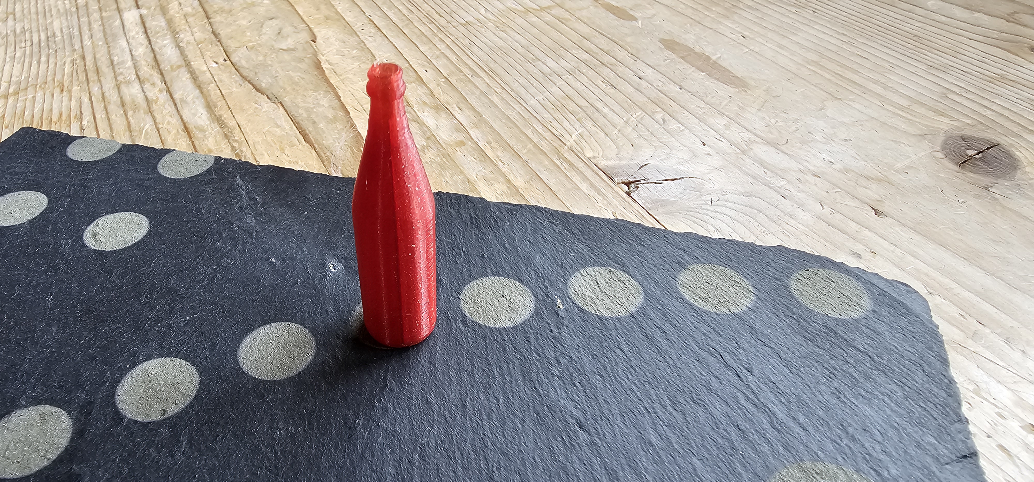 Spielfigur Bierflasche / Board Game Piece Beer Bottle