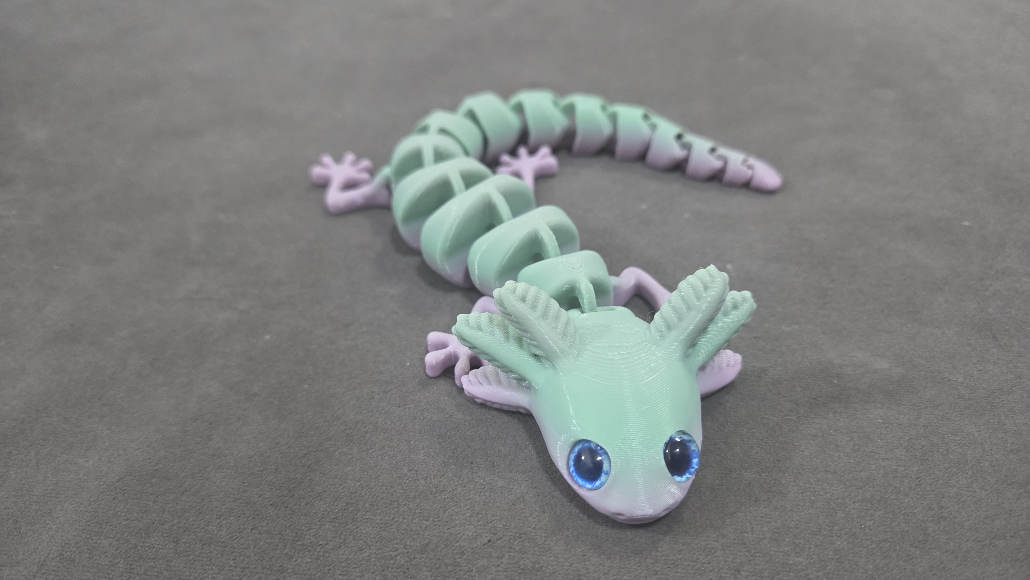 Big eyed Axolotl - 6mm + 8mm glass eye compatible — miniatura 8