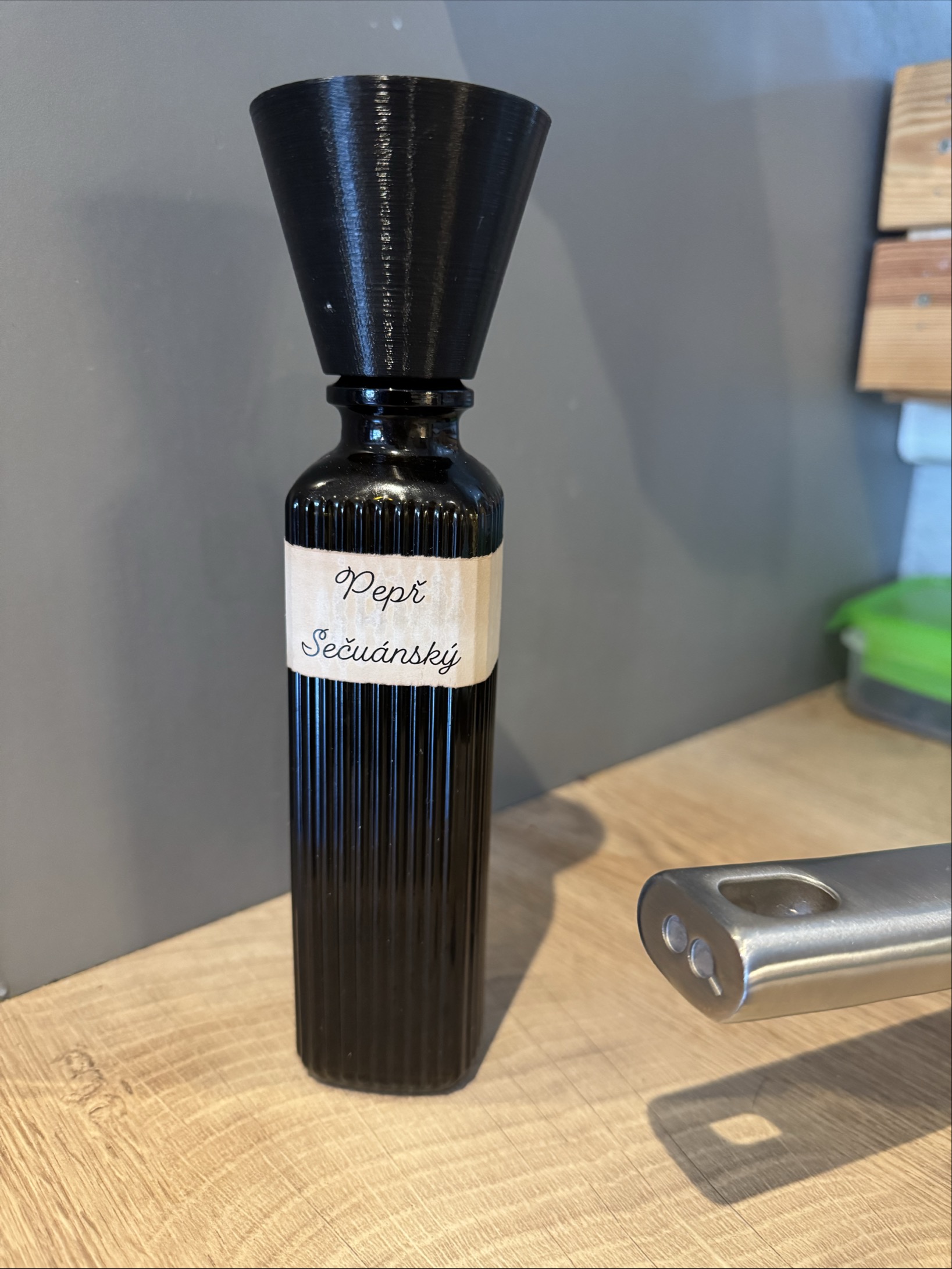 Funnel for bottles with crown corks 26 mm