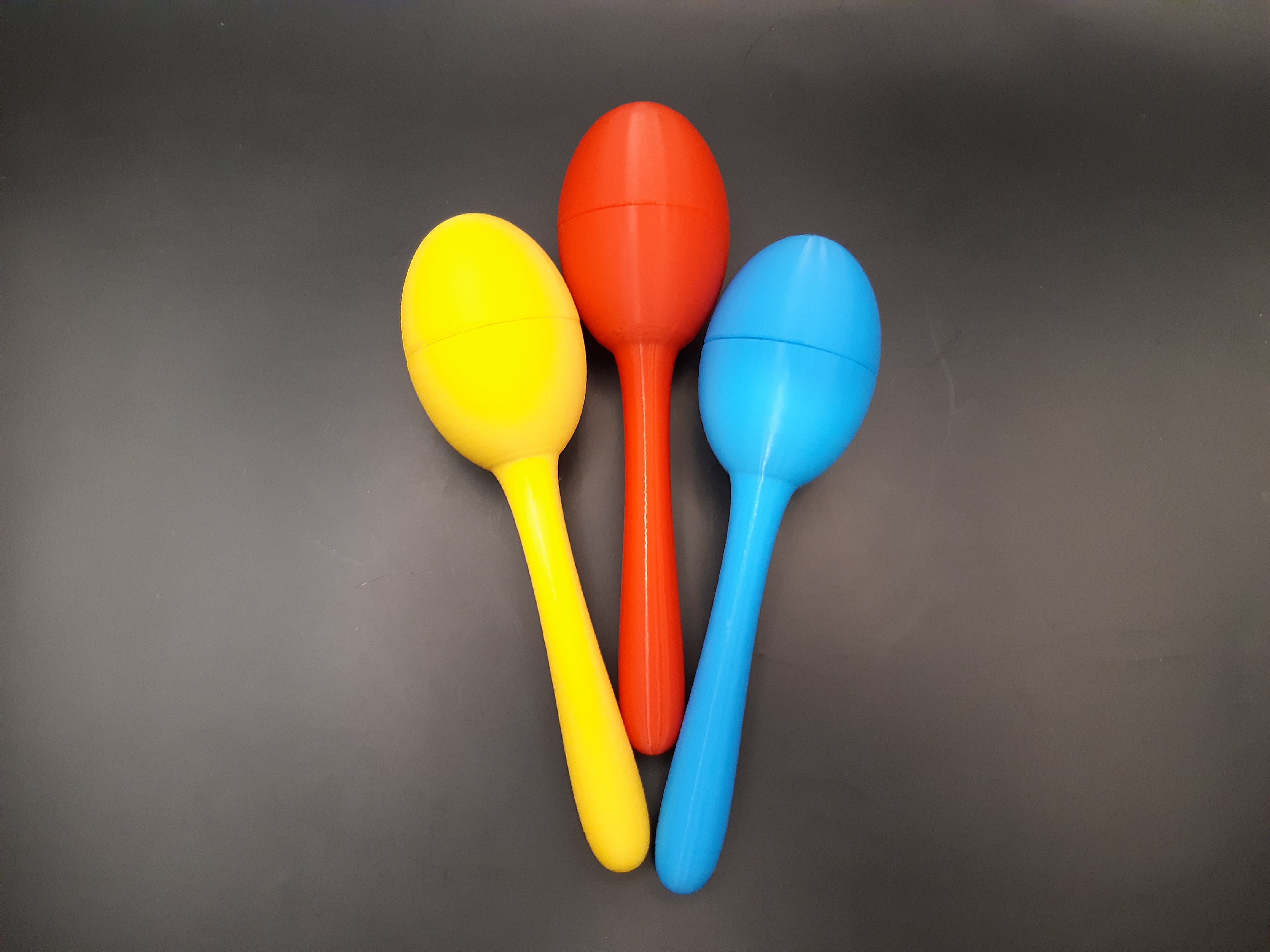 Unscrewable maracas - fill them with many things!