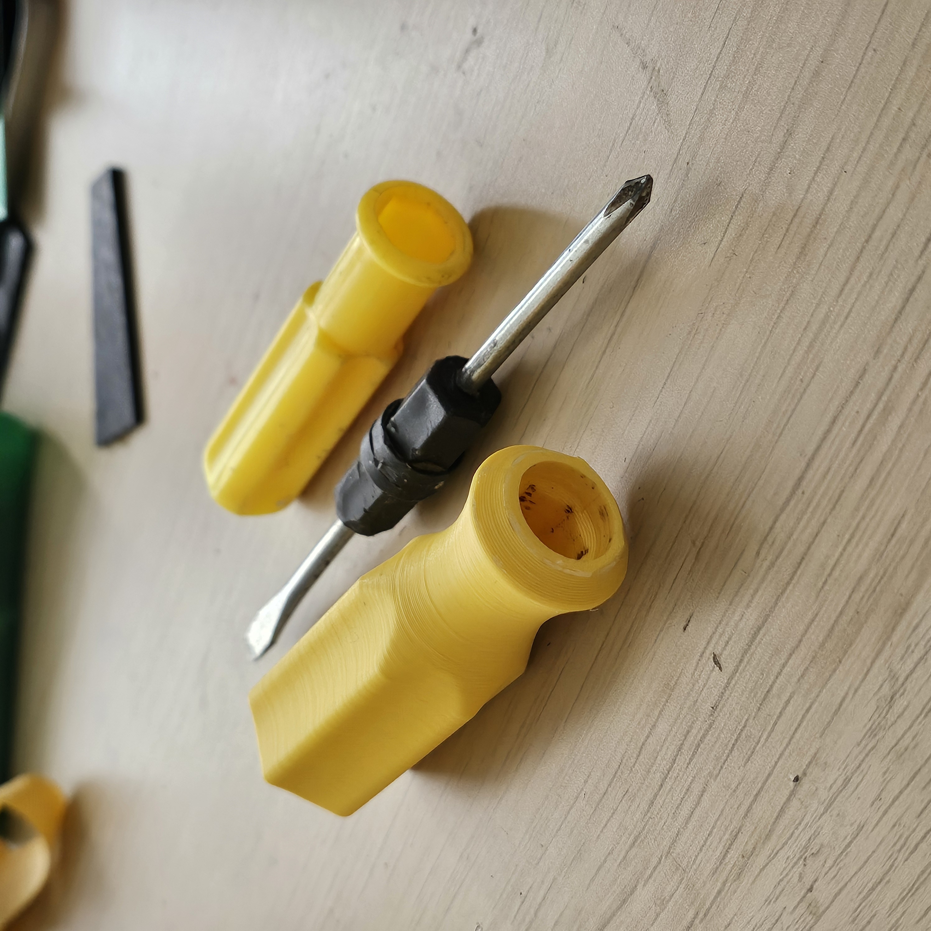 Replacement handle for yellow screwdriver — miniatura 2