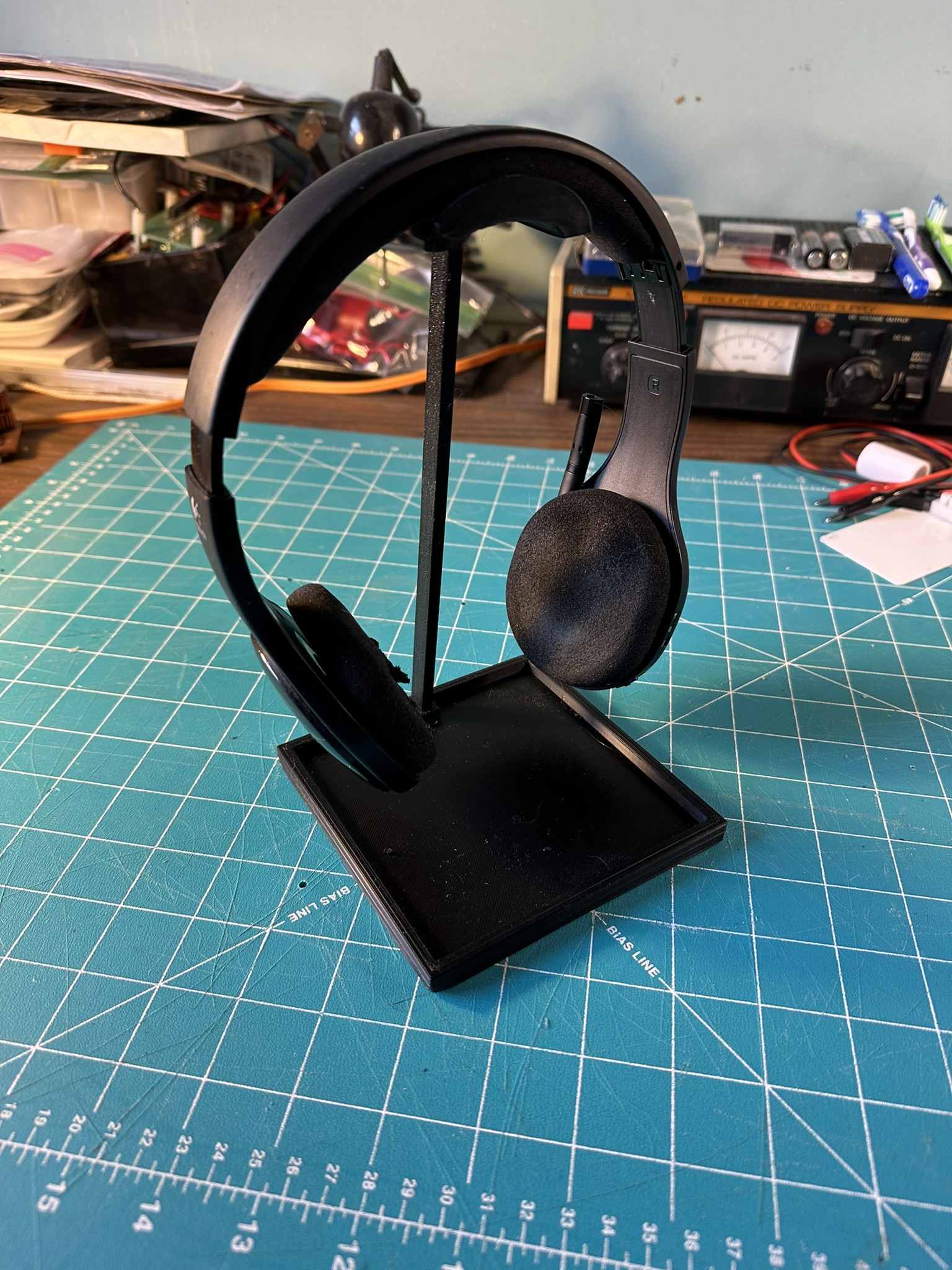 another headphone stand