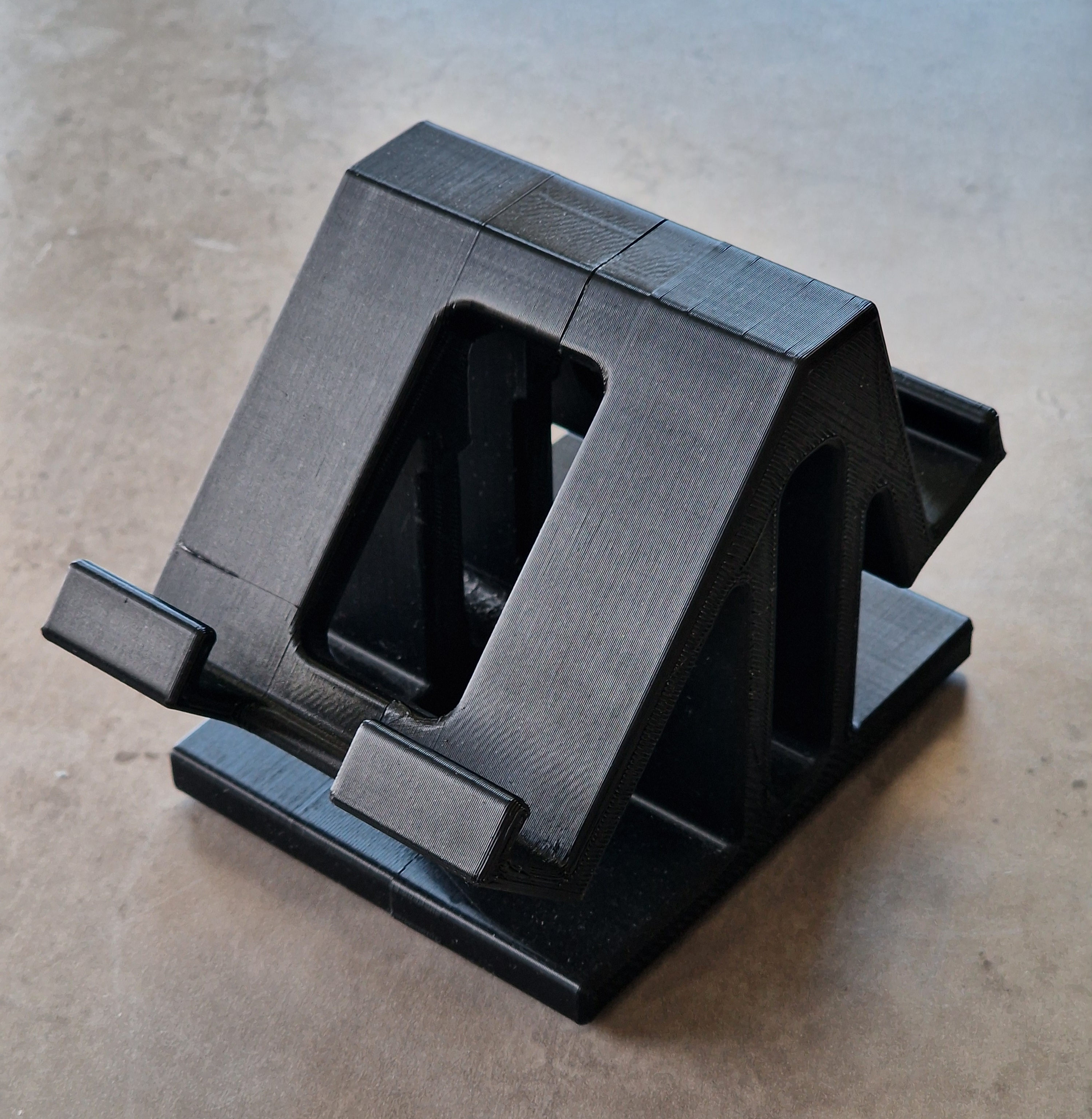 Phone stand for phones using thick case