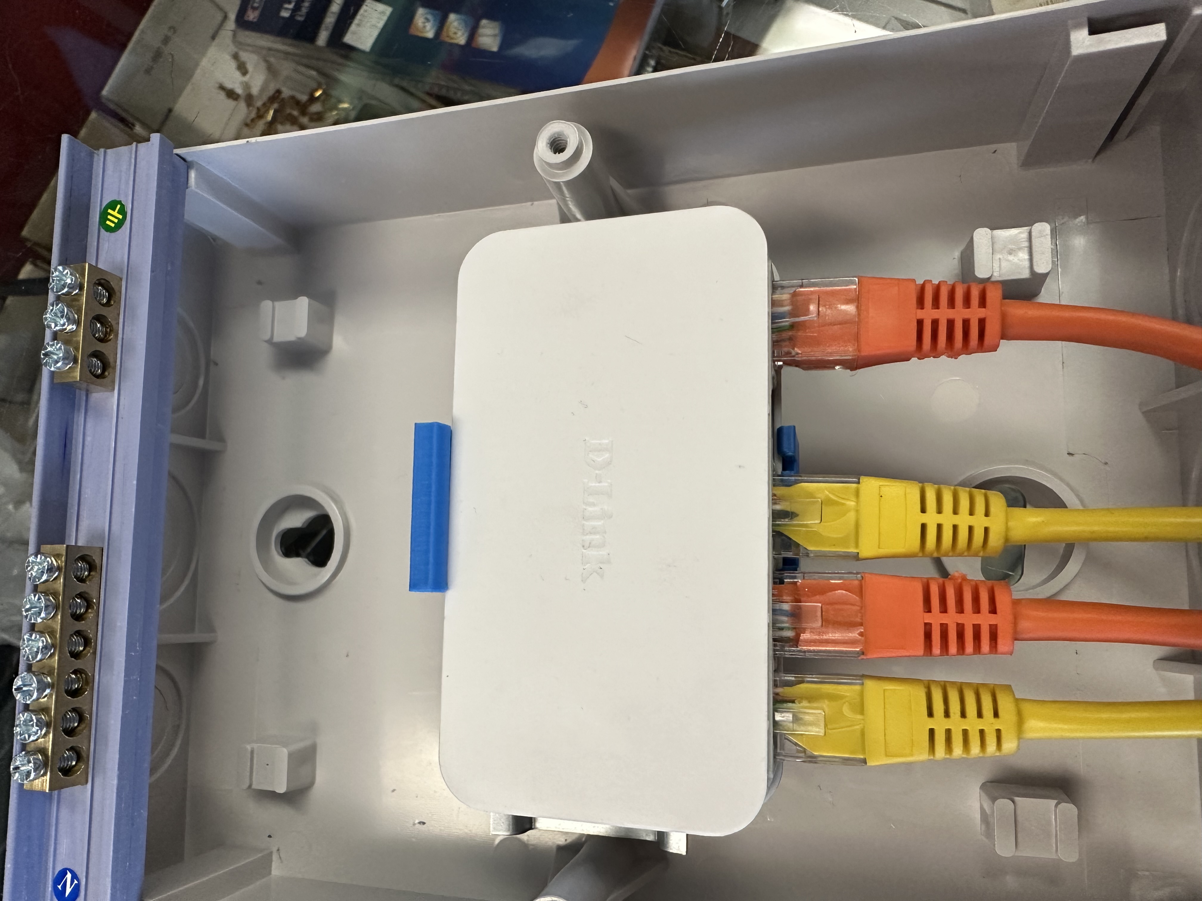DIN rail holder for switch 5xRJ45