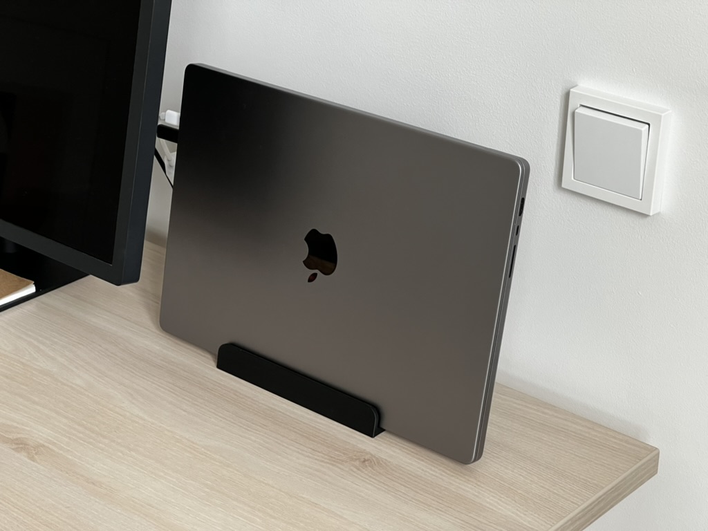 Macbook Stand
