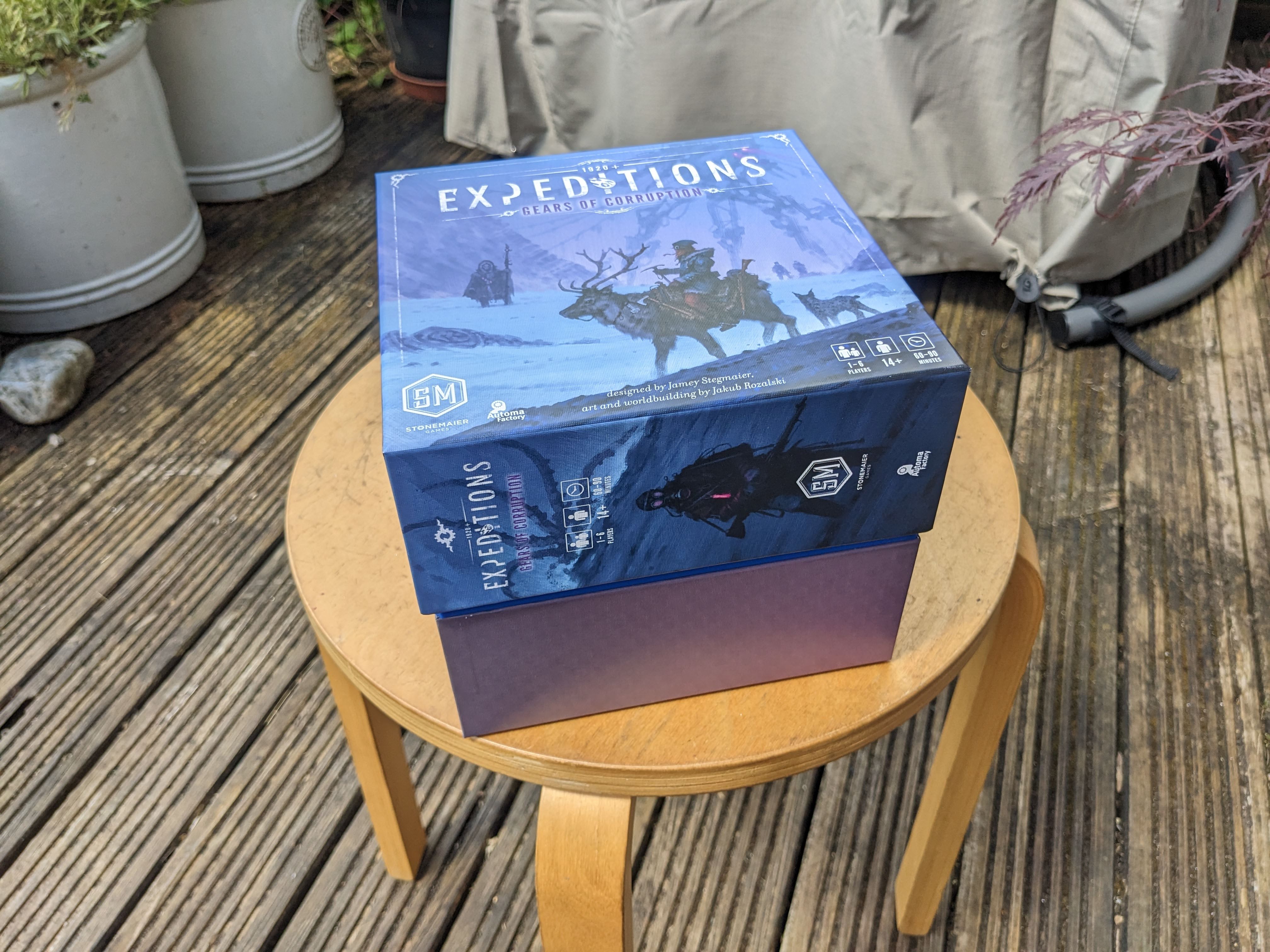 Gears of Corruption Box Riser