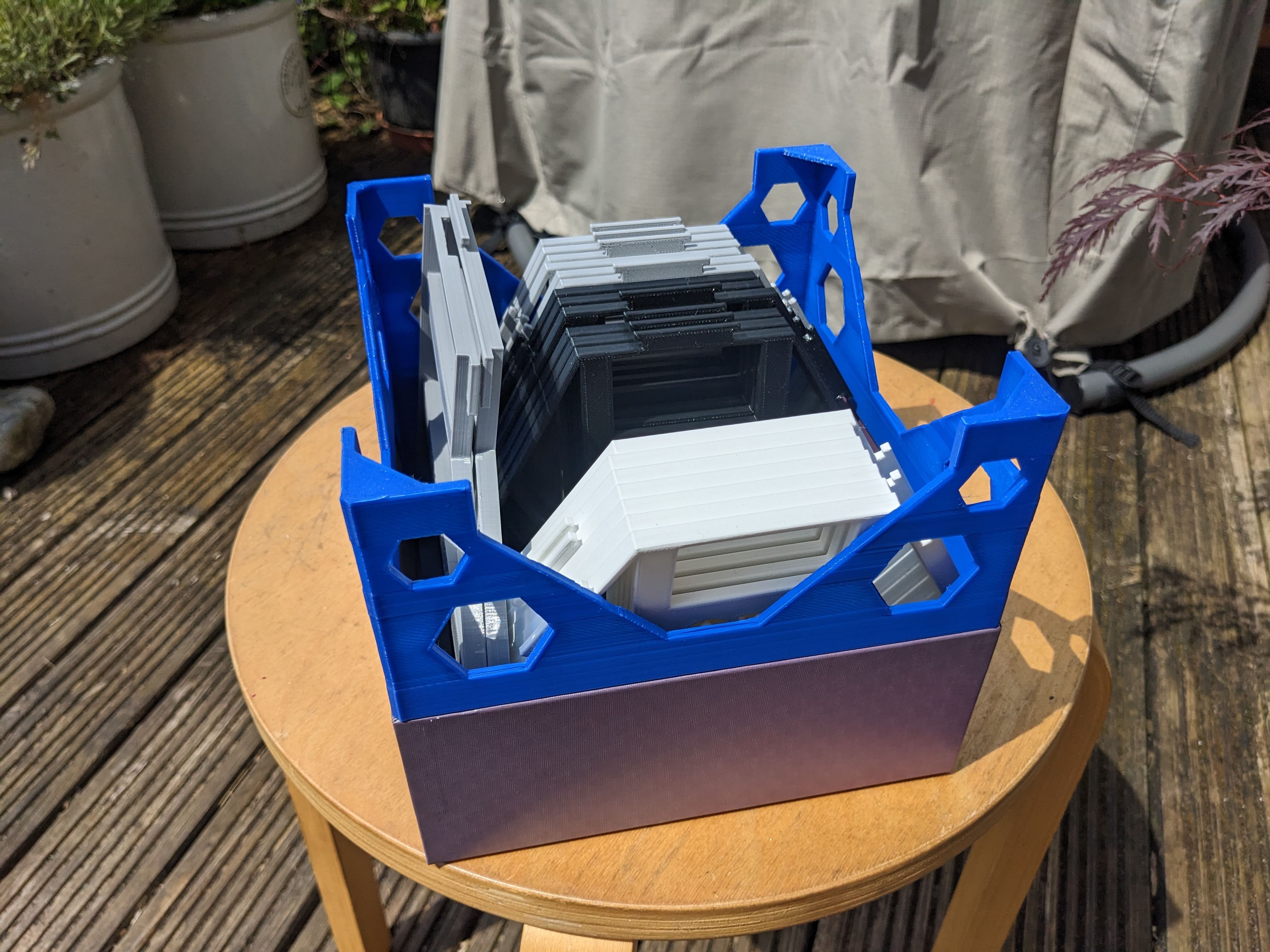 Gears of Corruption Box Riser by Iain Stewart | Download free STL model ...