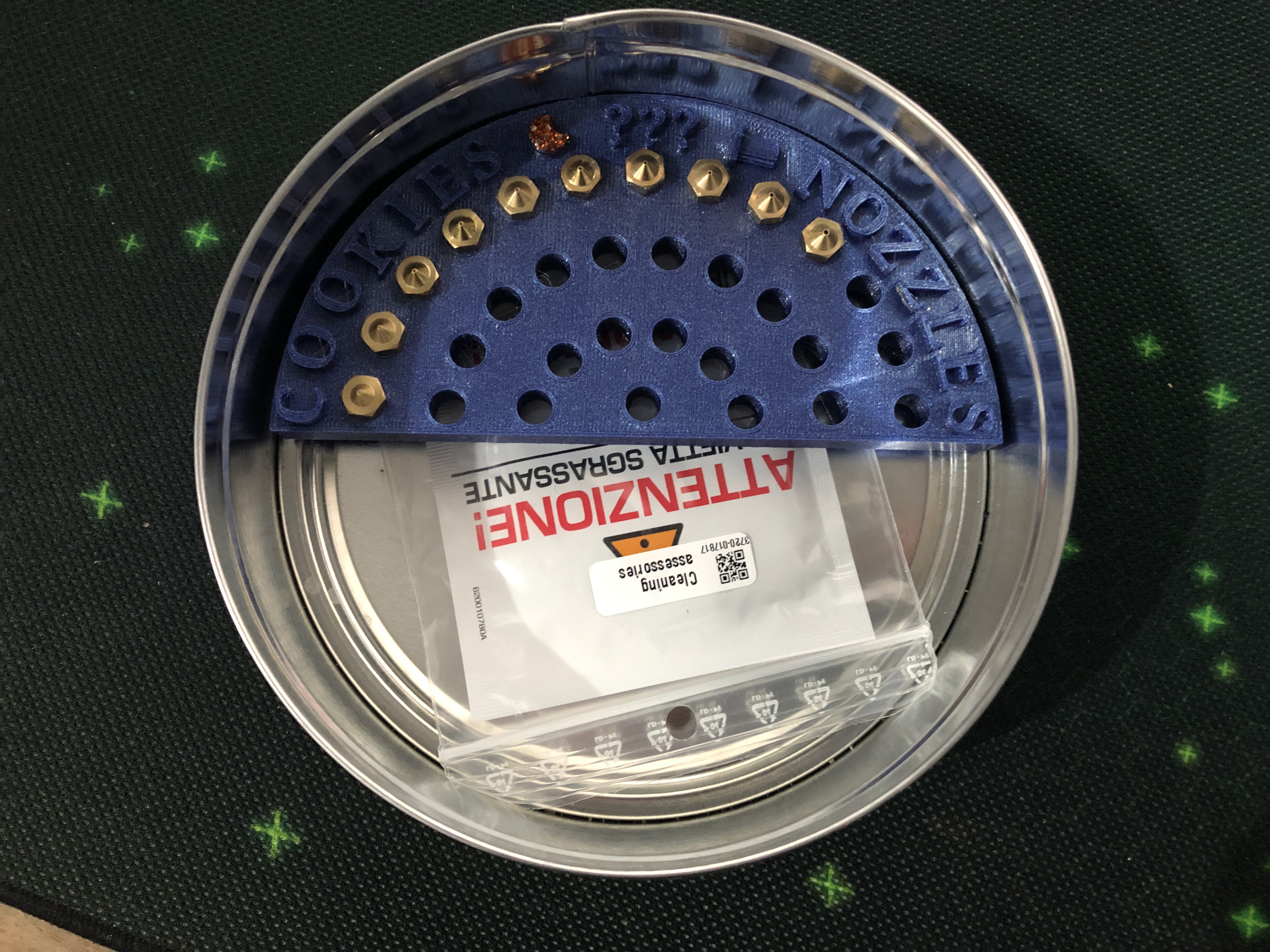 Cookie Box Nozzle Holder
