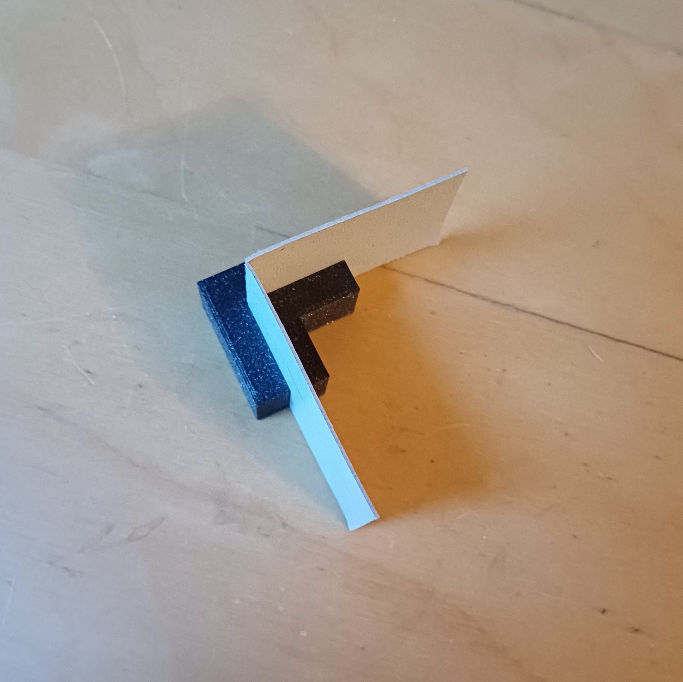 Magnetic square corner clamps