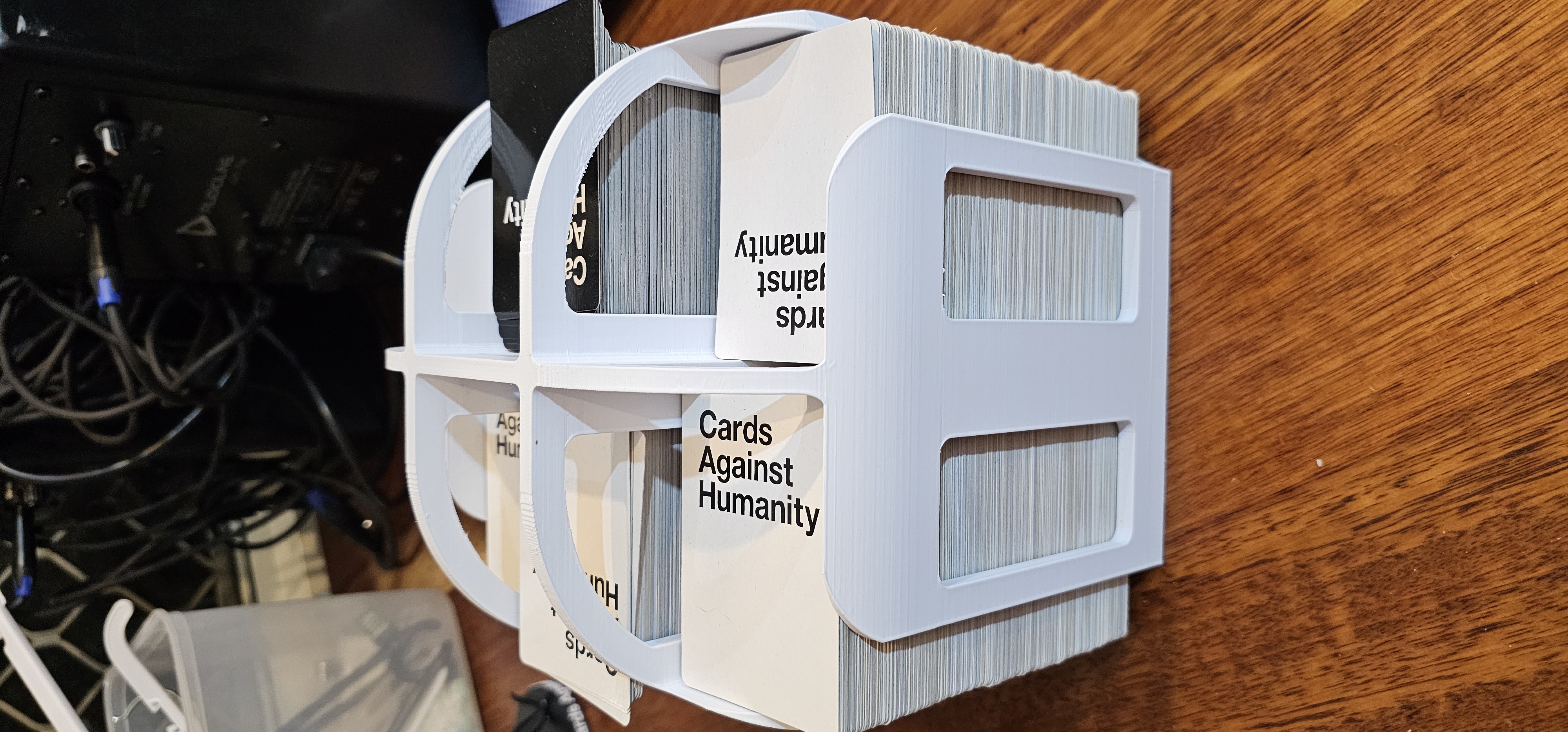 Miniatura 2 do modelo 3D CAH Card Caddy