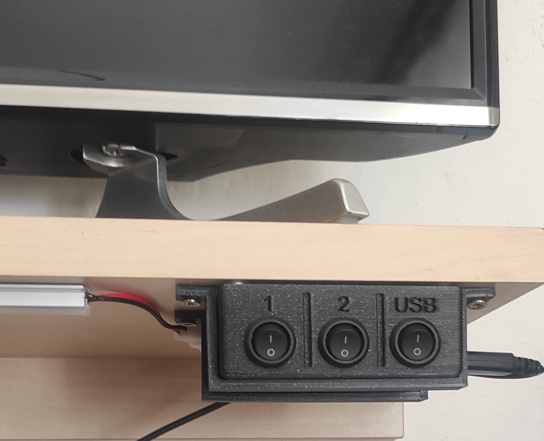 Krabička na spinače + USB 12V/24V, Switch box