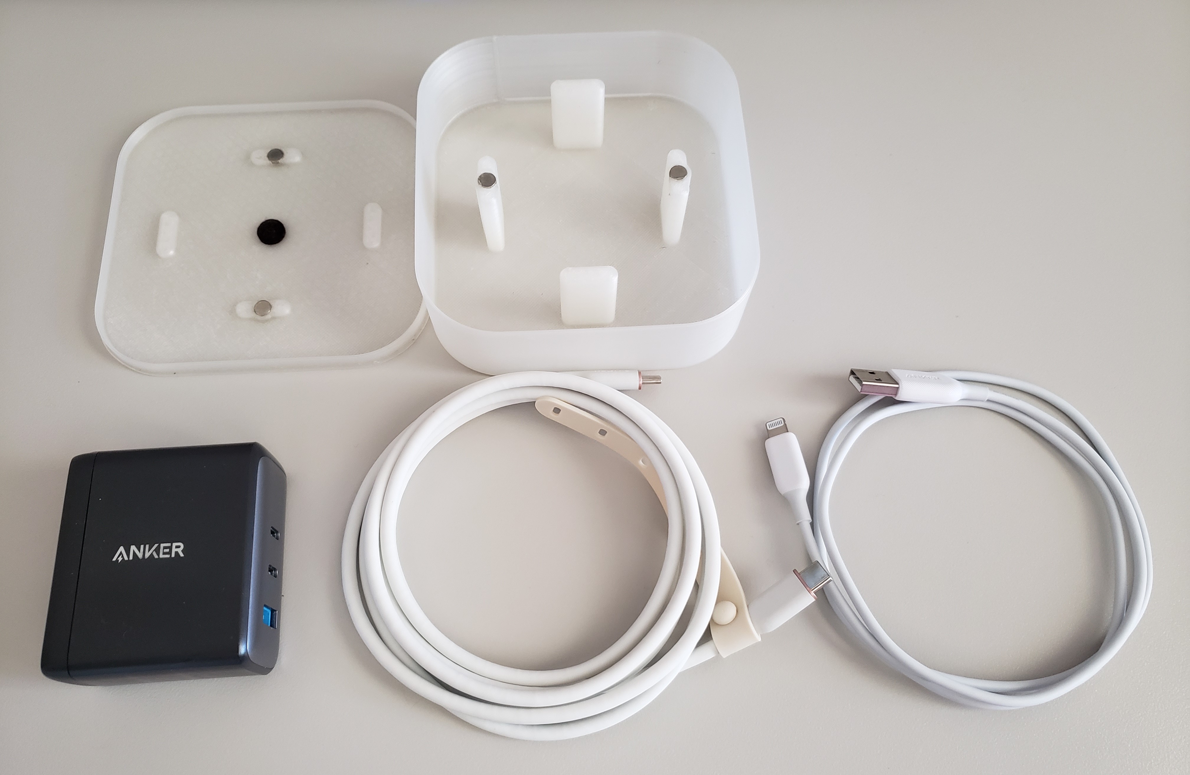Anker 736 Charger & Cord Magnetic Travel Box