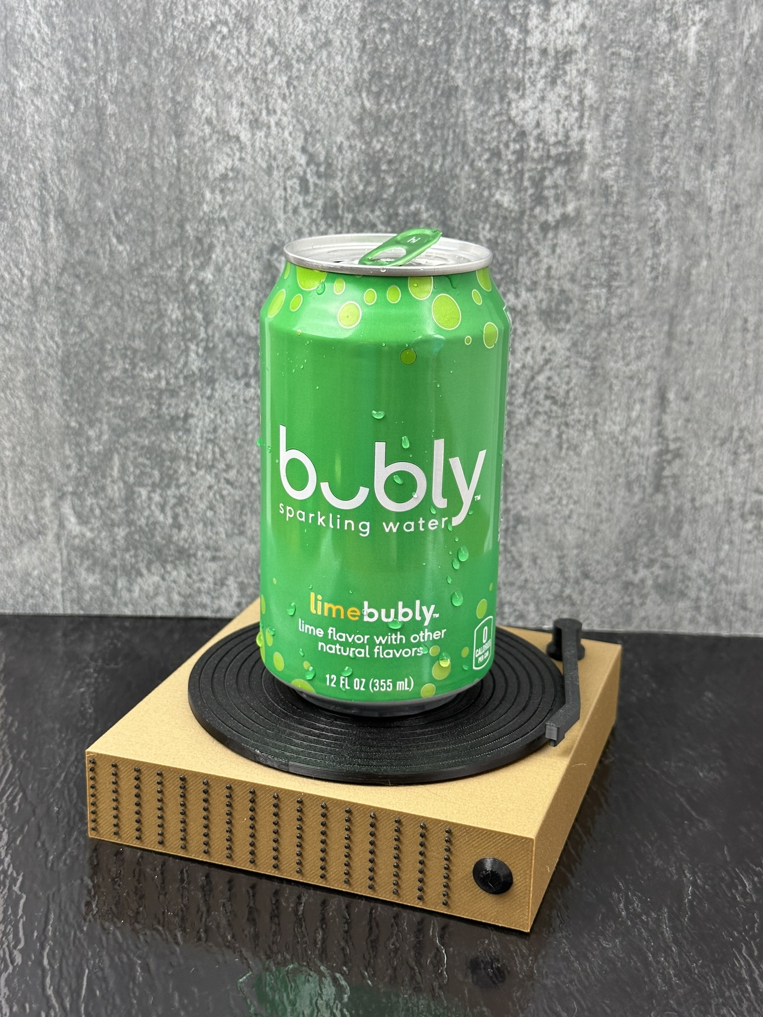 Miniatura 5 do modelo 3D Vinyl Record Coaster + Display Set