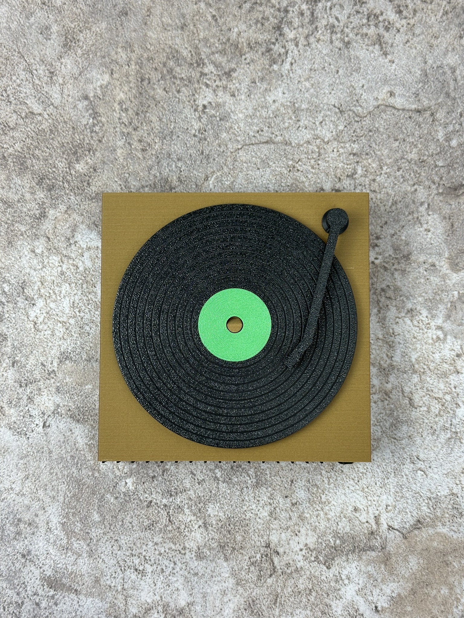 Miniatura 8 do modelo 3D Vinyl Record Coaster + Display Set