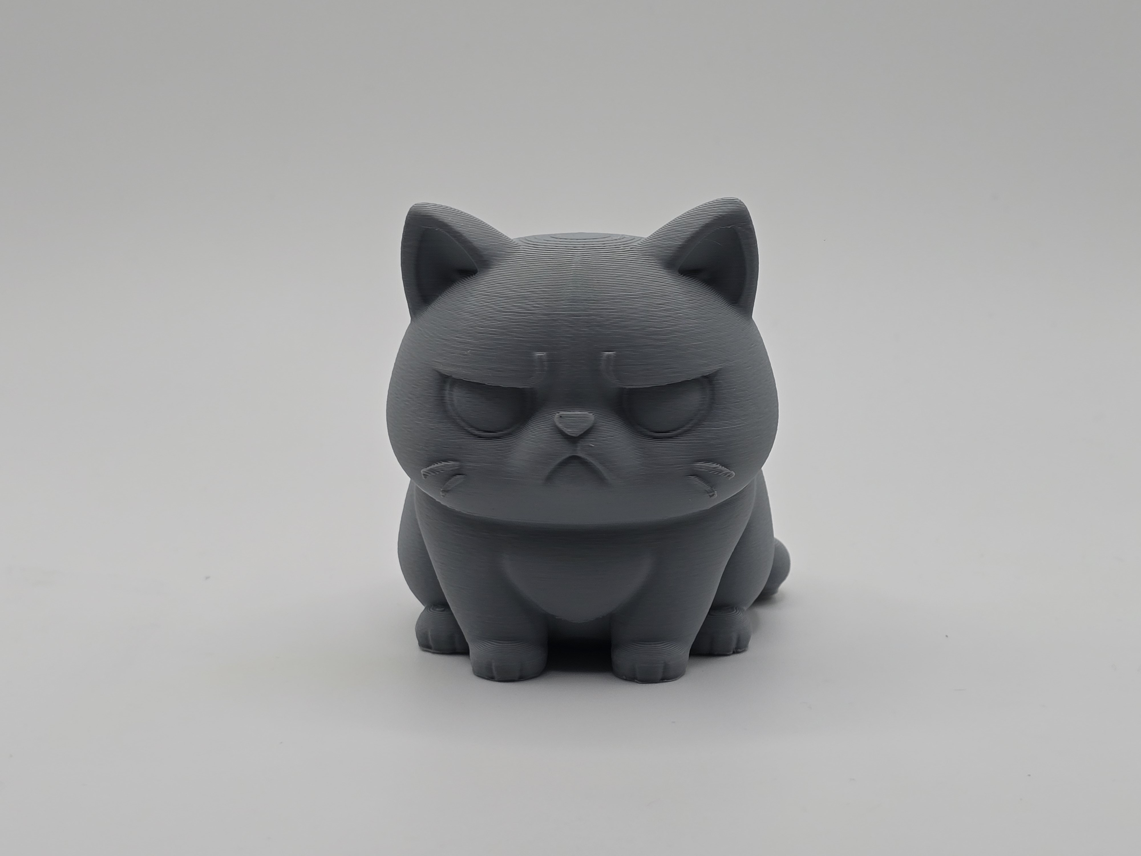Cute Grumpy Cat Figurine/Keychain