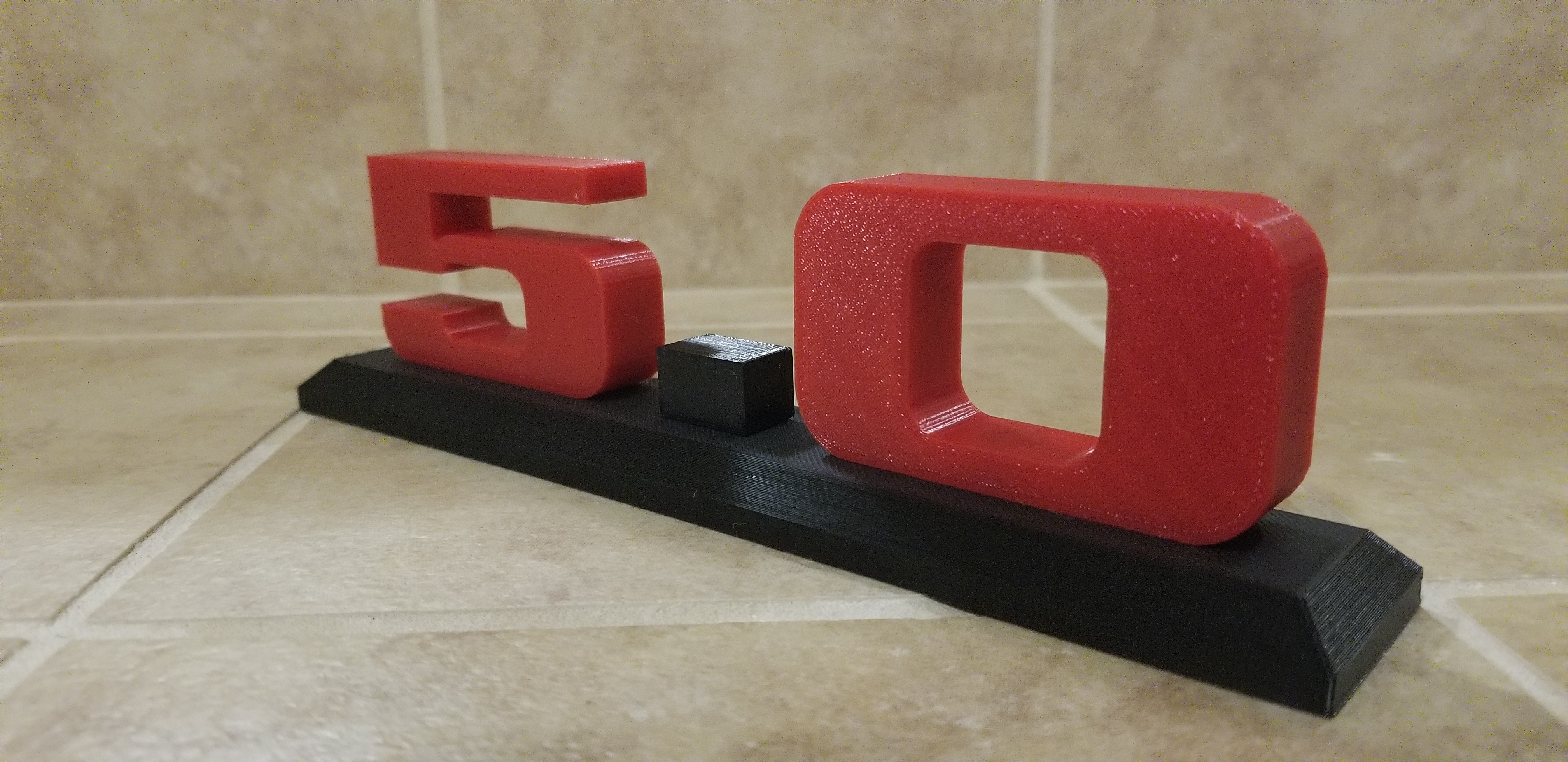 Mustang 5.0 Logo with Stand
