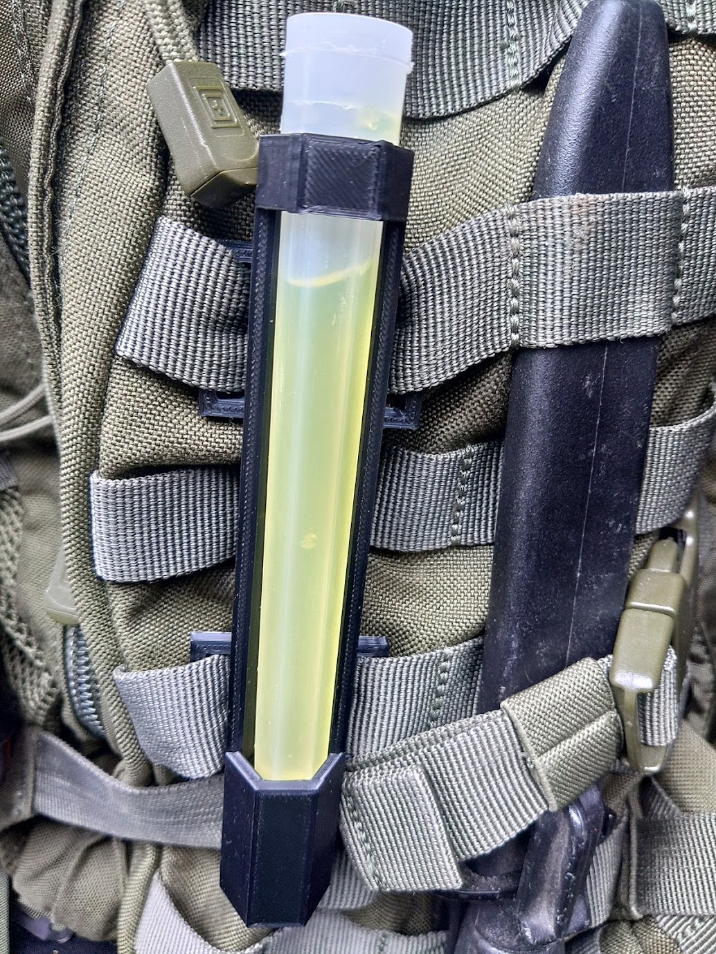 MOLLE 6 ChemLight Holder by Cyclone 6 Download free STL model Printables