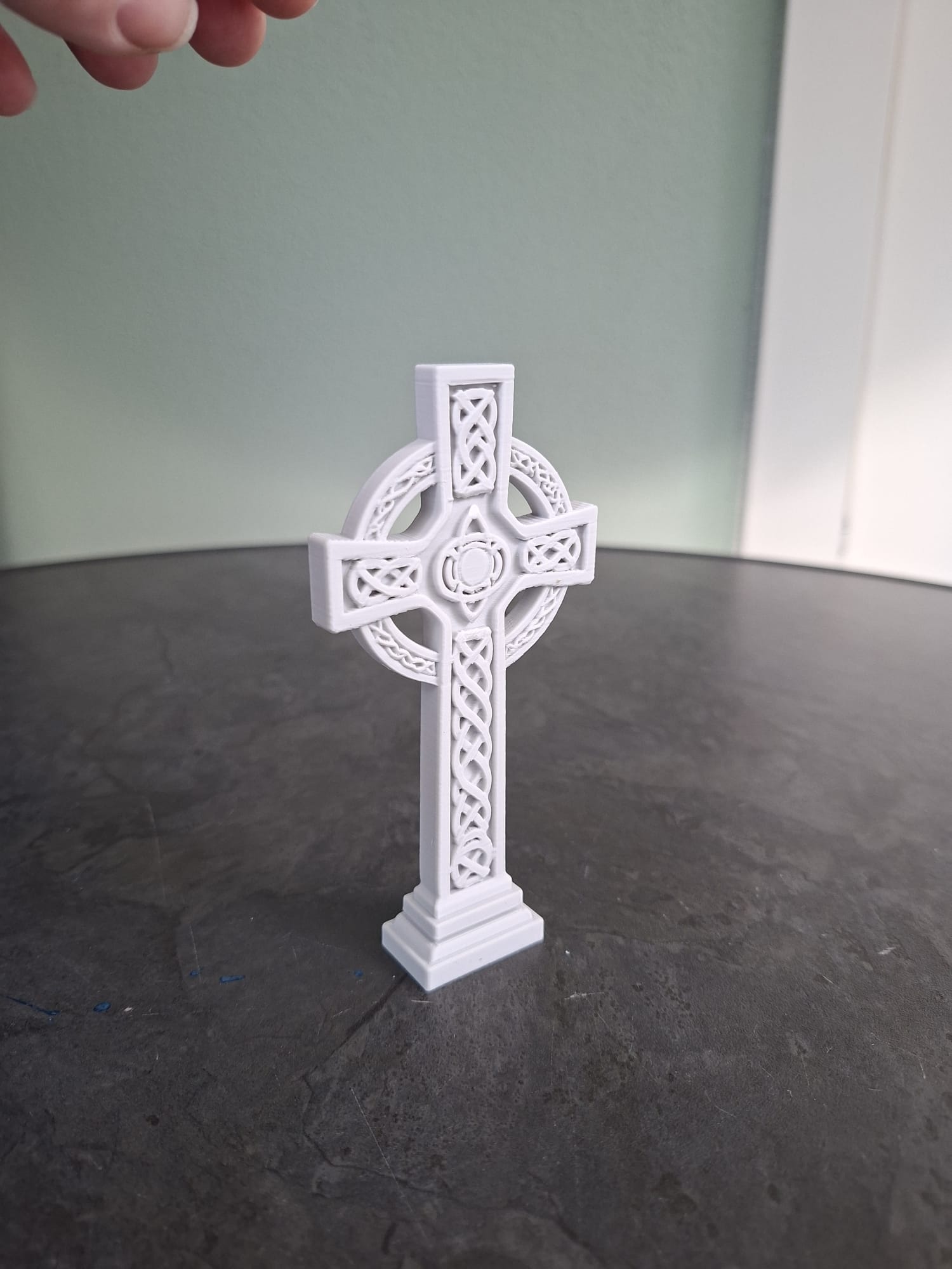 Miniatura 2 do modelo 3D Celtic Cross Statue